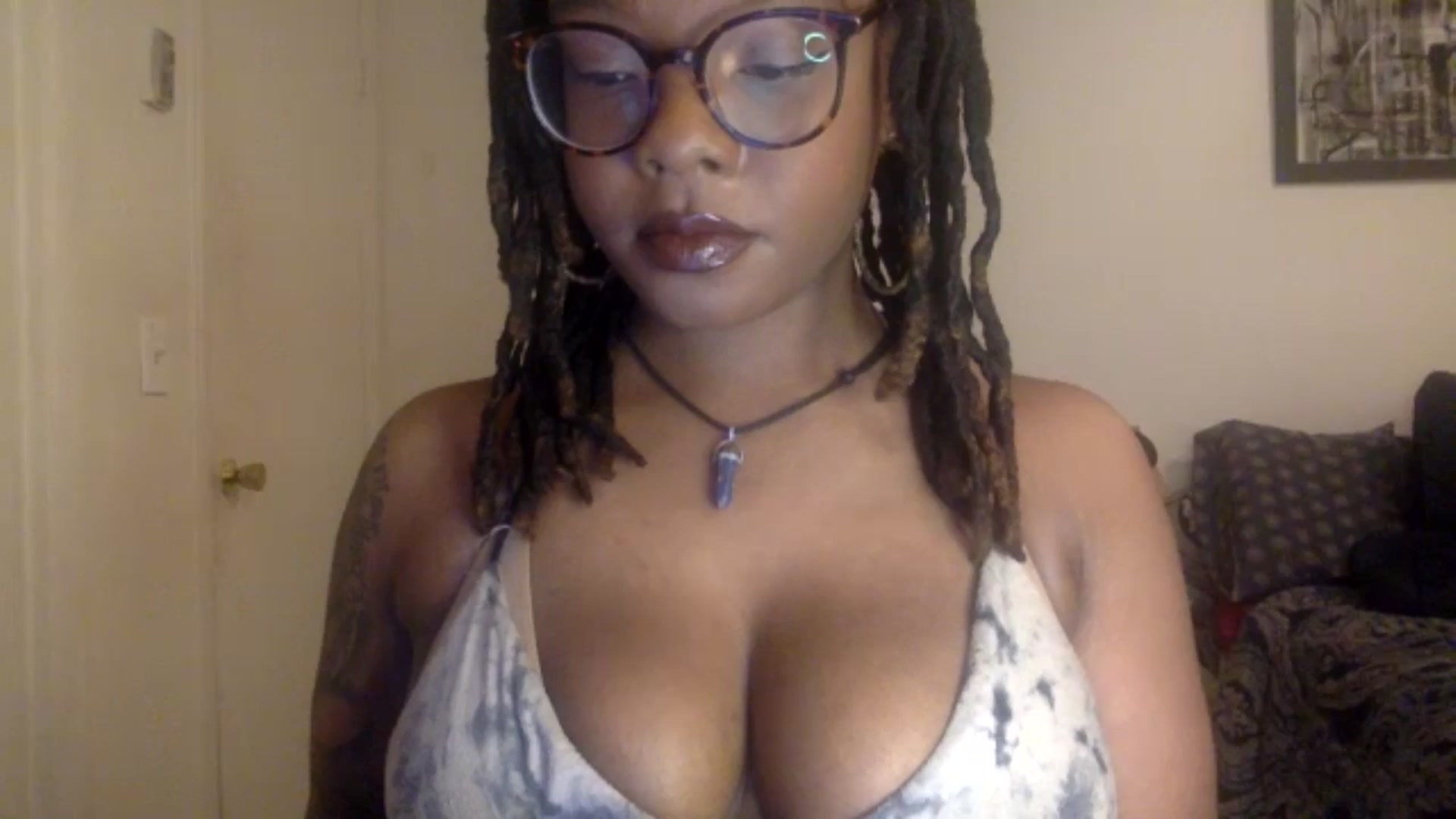 Gallery image thumbnail from warmhoney888's myfreecams stream on, 11/30/2024, 07:20 image 7 of 20