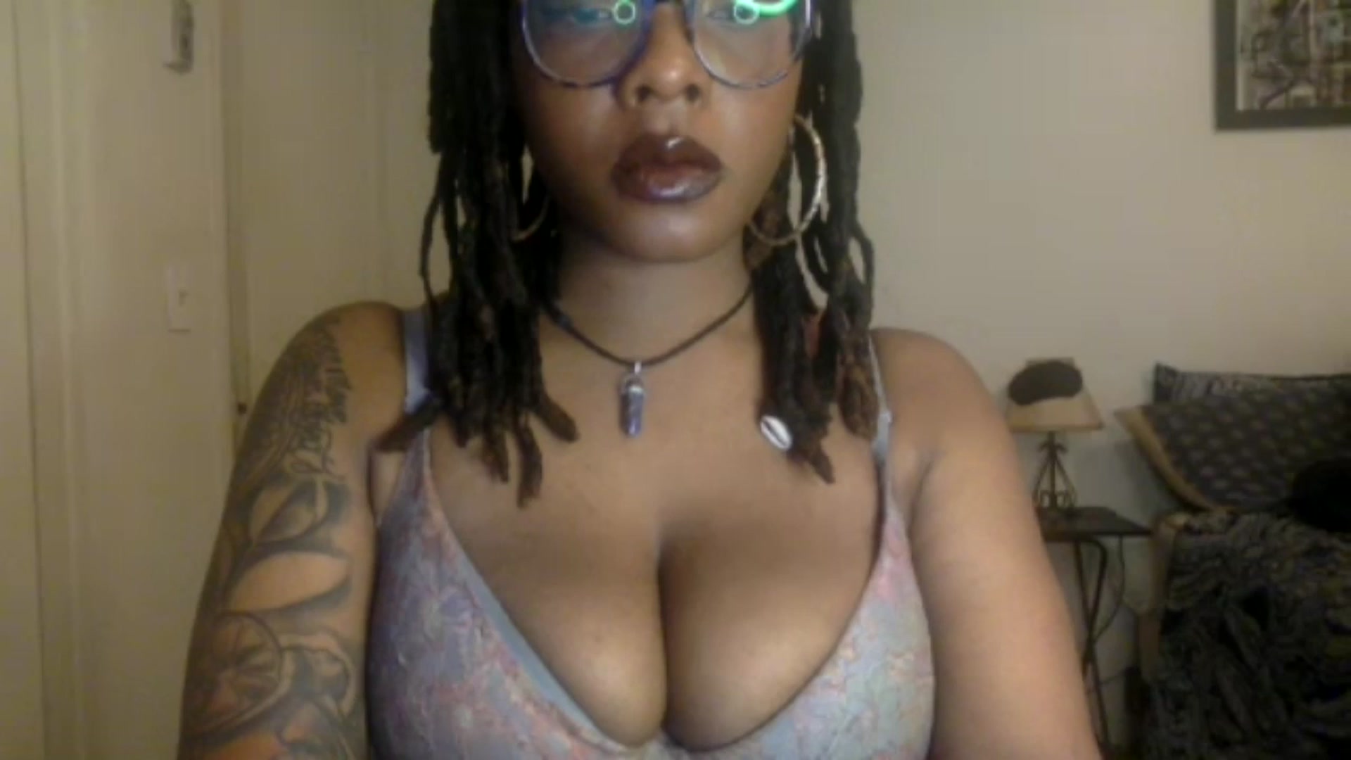Gallery image thumbnail from warmhoney888's myfreecams stream on, 12/08/2024, 24:01 image 4 of 20