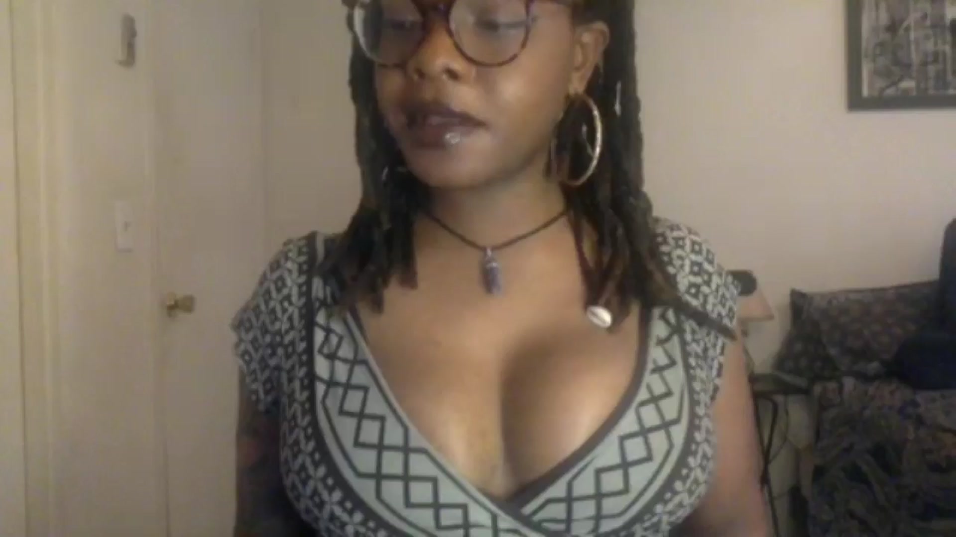 Gallery image thumbnail from warmhoney888's myfreecams stream on, 12/08/2024, 15:11 image 4 of 20