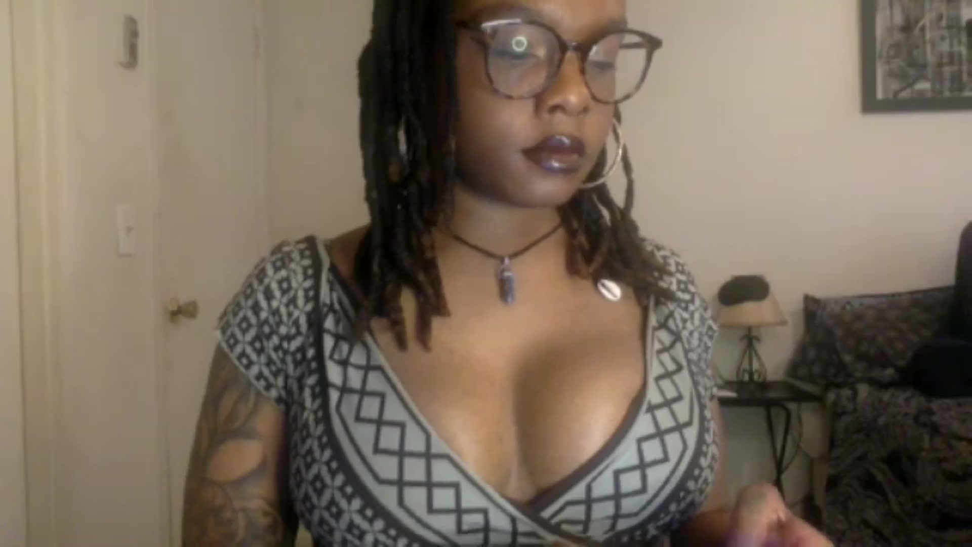 Gallery image thumbnail from warmhoney888's myfreecams stream on, 12/08/2024, 15:11 image 3 of 20