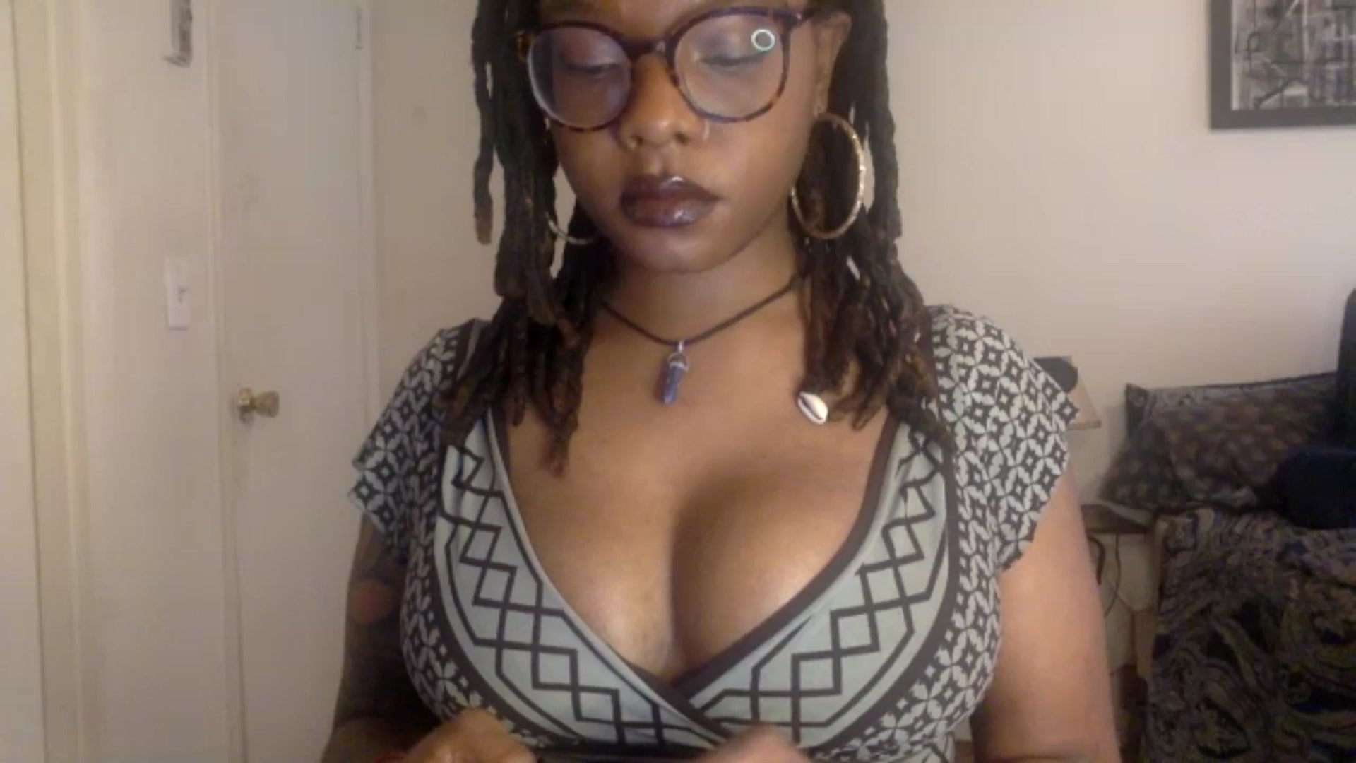 Gallery image thumbnail from warmhoney888's myfreecams stream on, 12/08/2024, 15:11 image 16 of 20