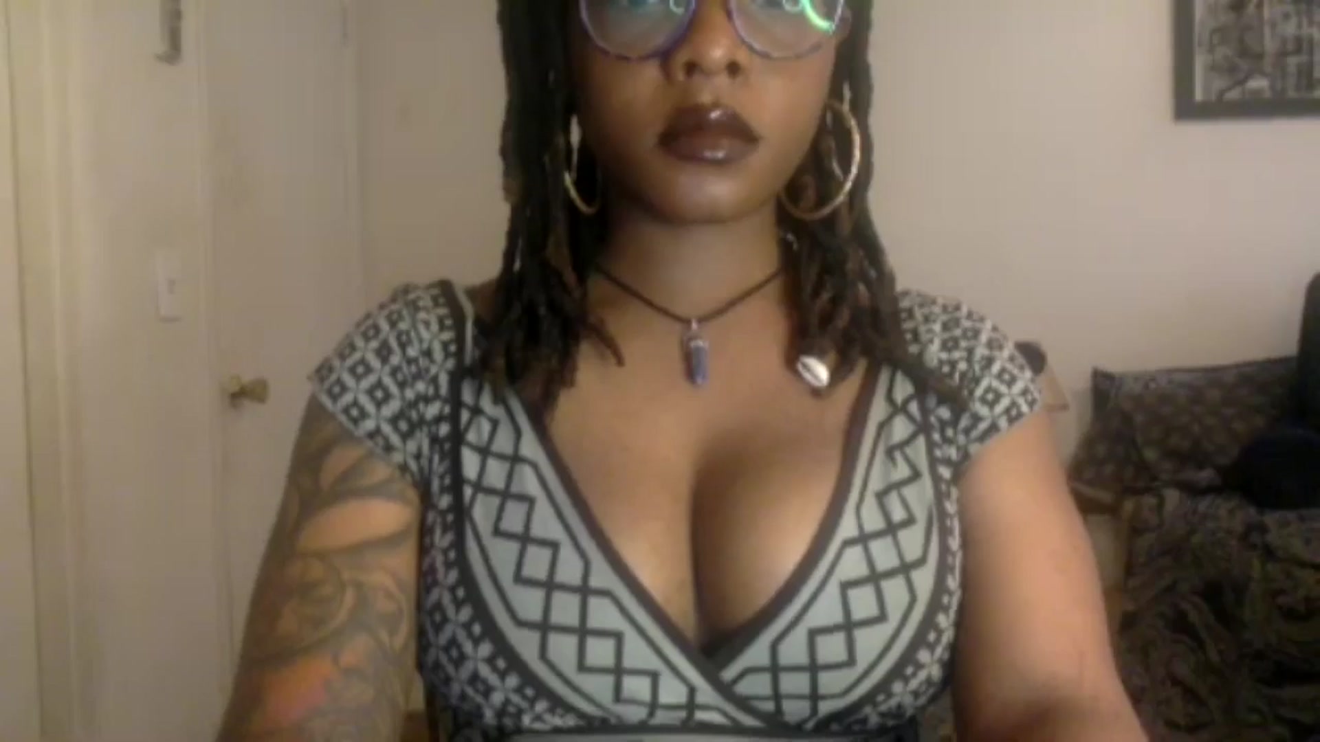 Gallery image thumbnail from warmhoney888's myfreecams stream on, 12/08/2024, 15:11 image 2 of 20