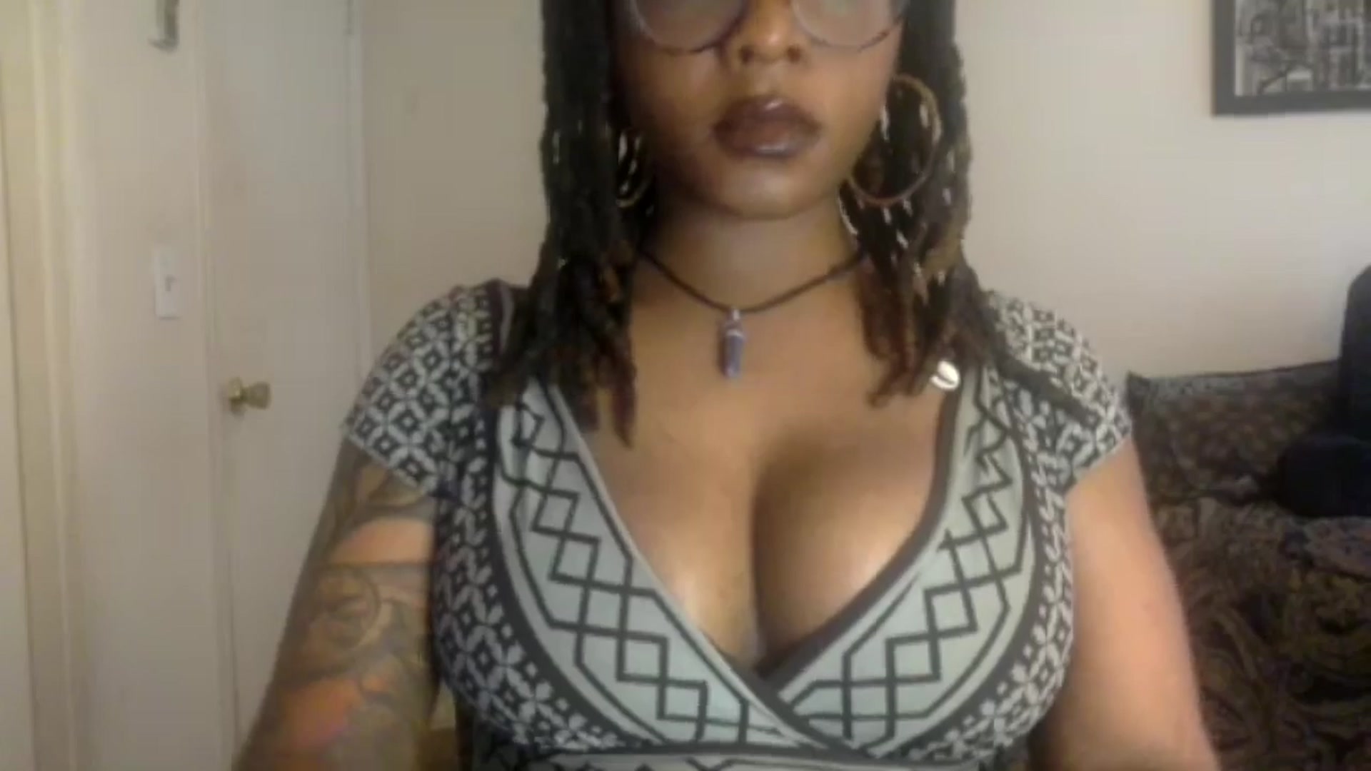 Gallery image thumbnail from warmhoney888's myfreecams stream on, 12/08/2024, 15:11 image 17 of 20