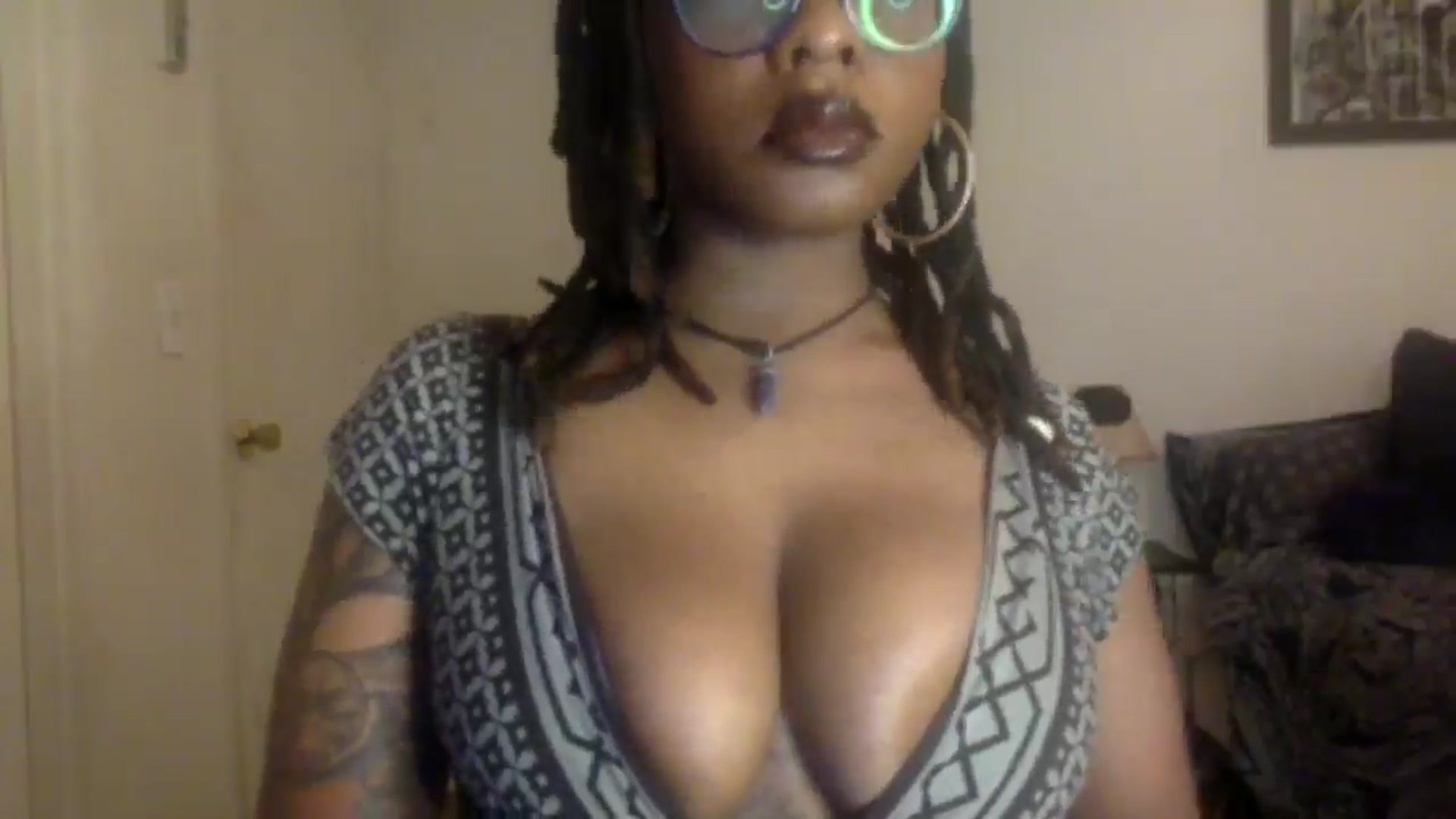 Gallery image thumbnail from warmhoney888's myfreecams stream on, 12/10/2024, 07:26 image 17 of 20