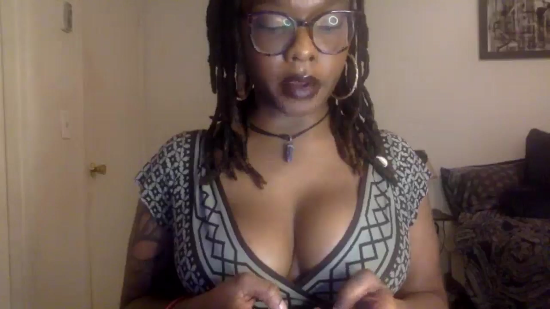 Gallery image thumbnail from warmhoney888's myfreecams stream on, 12/10/2024, 07:26 image 13 of 20