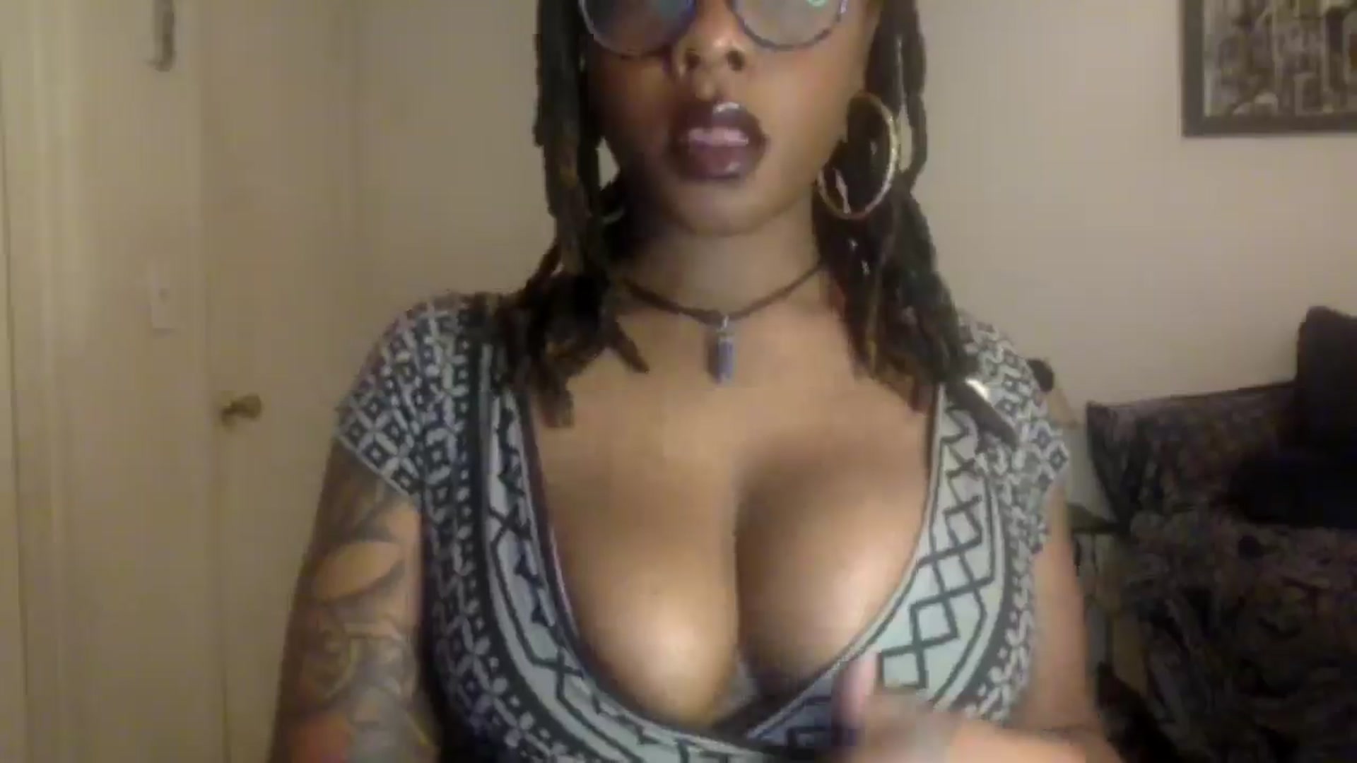 Gallery image thumbnail from warmhoney888's myfreecams stream on, 12/10/2024, 07:26 image 18 of 20