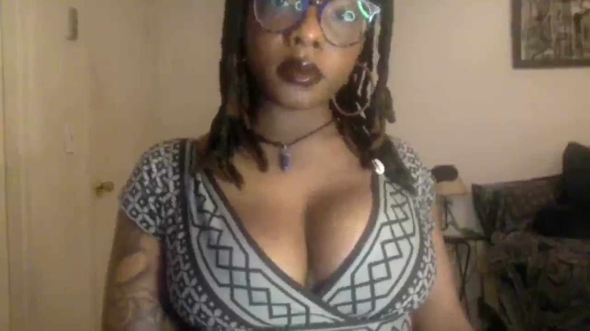 Gallery image thumbnail from warmhoney888's myfreecams stream on, 12/10/2024, 07:26 image 3 of 20
