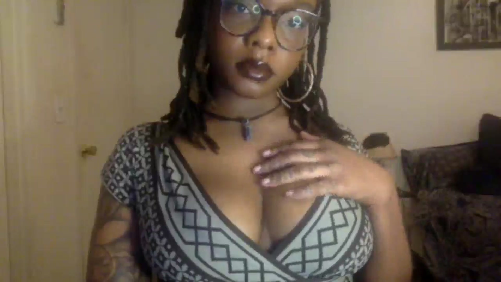 Gallery image thumbnail from warmhoney888's myfreecams stream on, 12/10/2024, 07:26 image 10 of 20