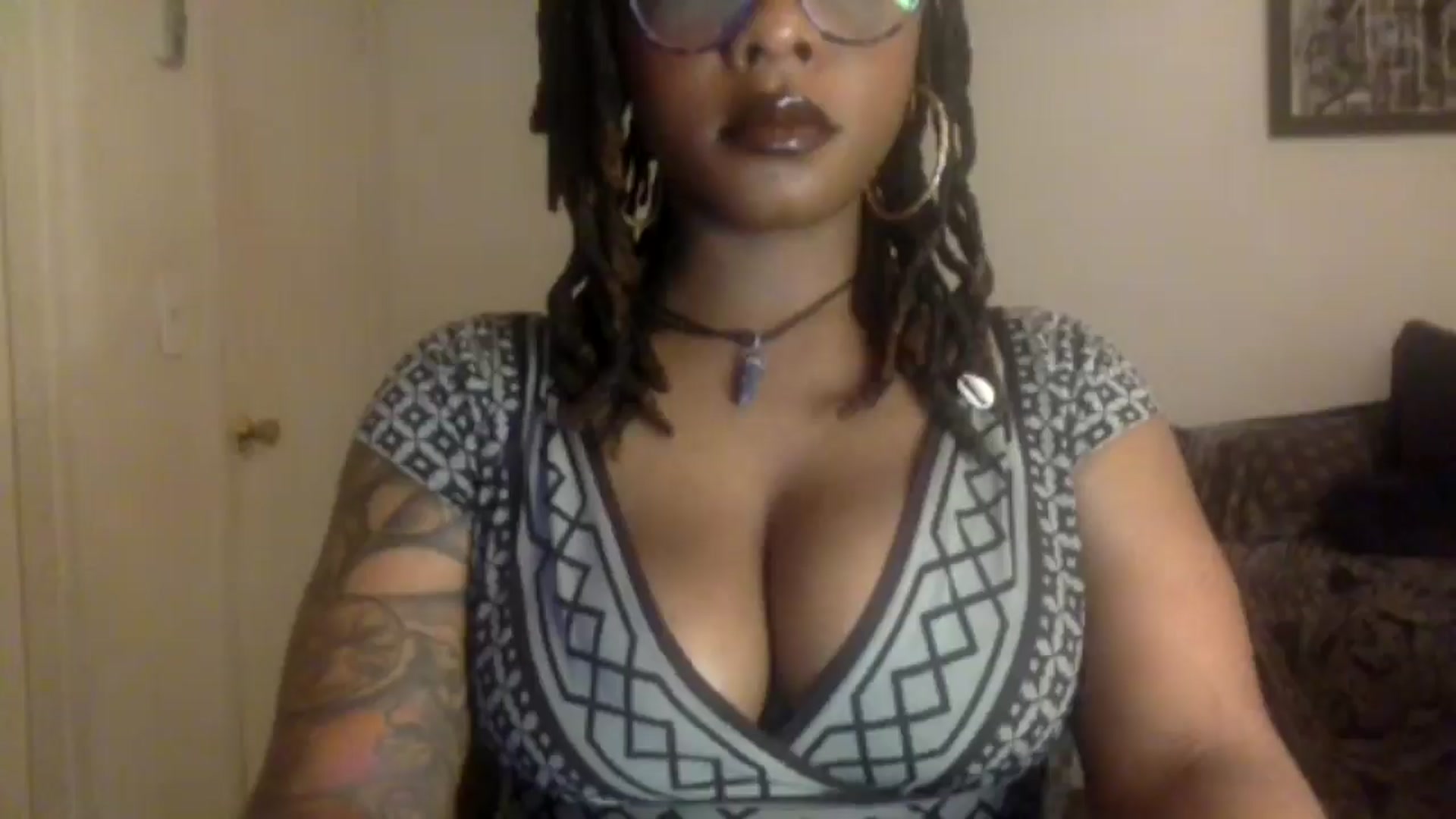 Gallery image thumbnail from warmhoney888's myfreecams stream on, 12/10/2024, 07:26 image 8 of 20
