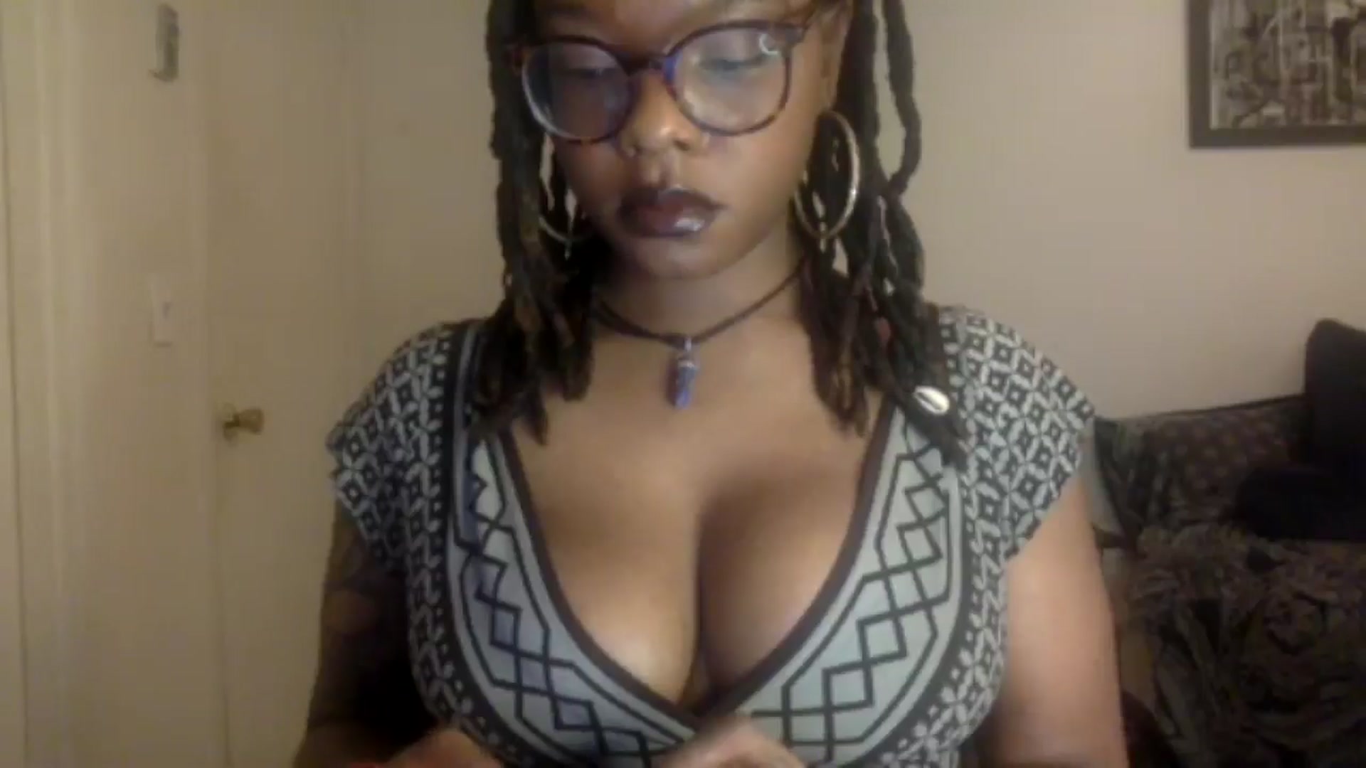 Gallery image thumbnail from warmhoney888's myfreecams stream on, 12/10/2024, 07:26 image 12 of 20