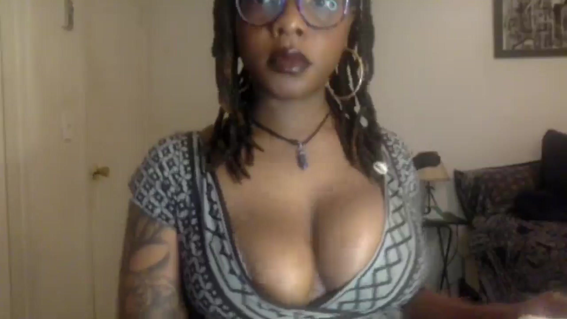 Gallery image thumbnail from warmhoney888's myfreecams stream on, 12/10/2024, 07:26 image 19 of 20