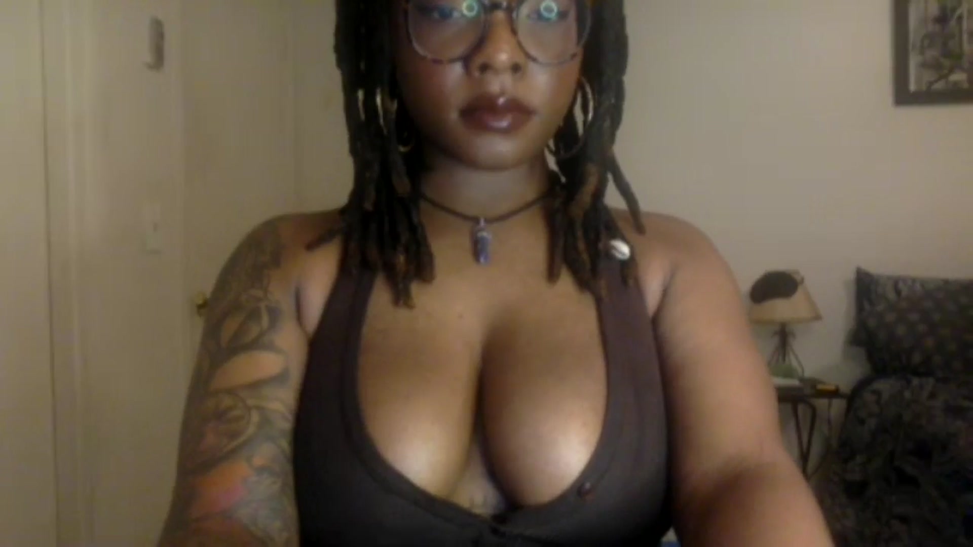 Gallery image thumbnail from warmhoney888's myfreecams stream on, 12/18/2024, 21:54 image 20 of 20