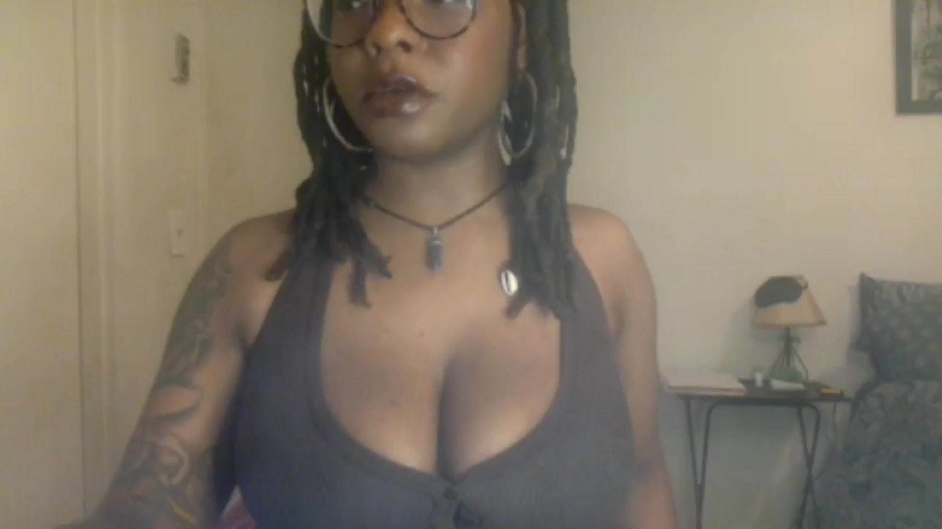 Gallery image thumbnail from warmhoney888's myfreecams stream on, 12/18/2024, 21:54 image 1 of 20