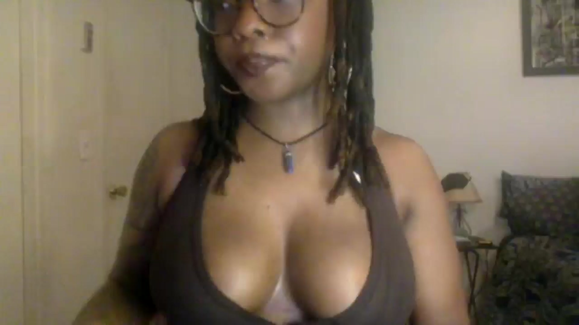 Gallery image thumbnail from warmhoney888's myfreecams stream on, 12/18/2024, 21:54 image 17 of 20