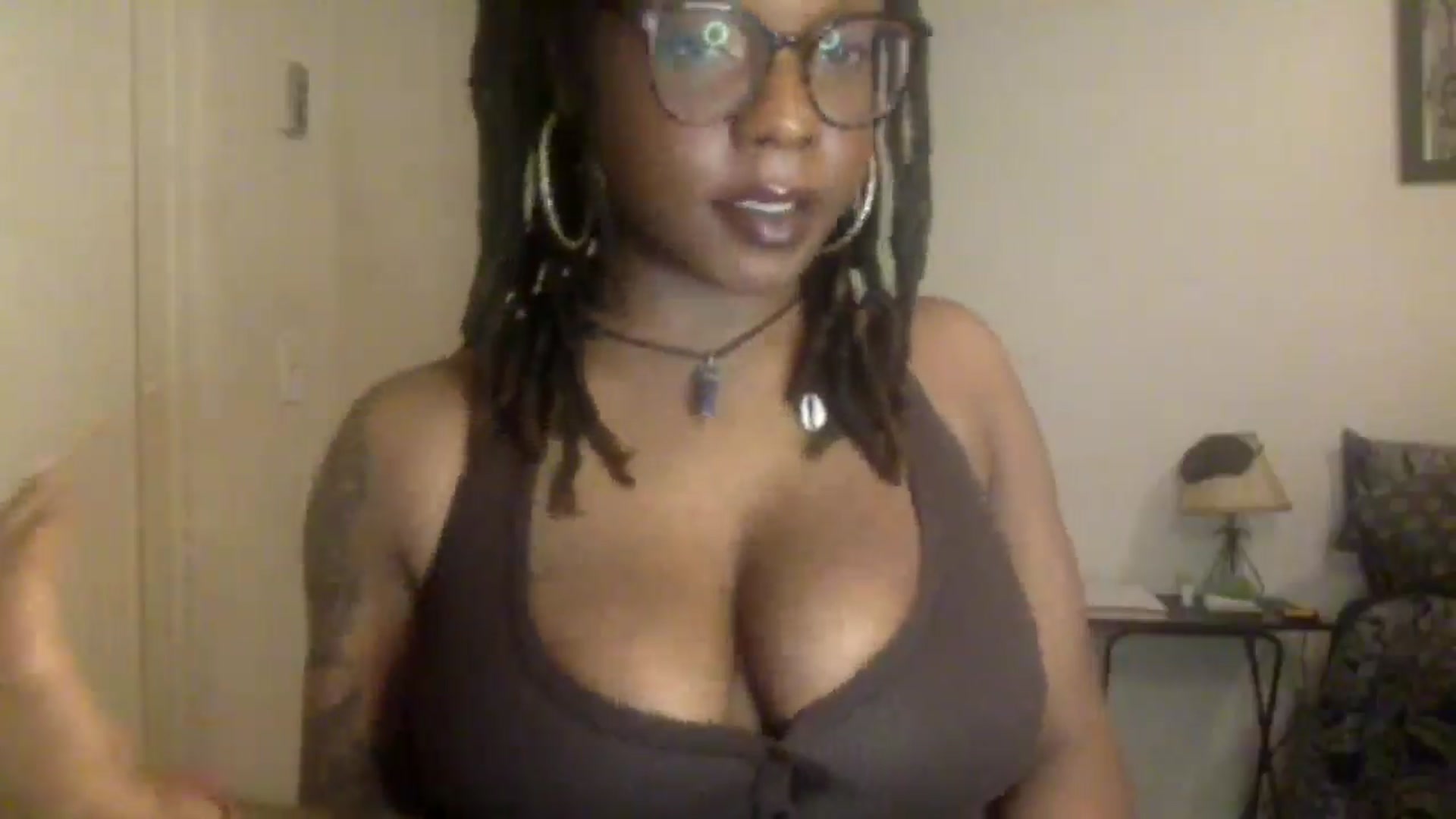 Gallery image thumbnail from warmhoney888's myfreecams stream on, 12/18/2024, 21:54 image 3 of 20
