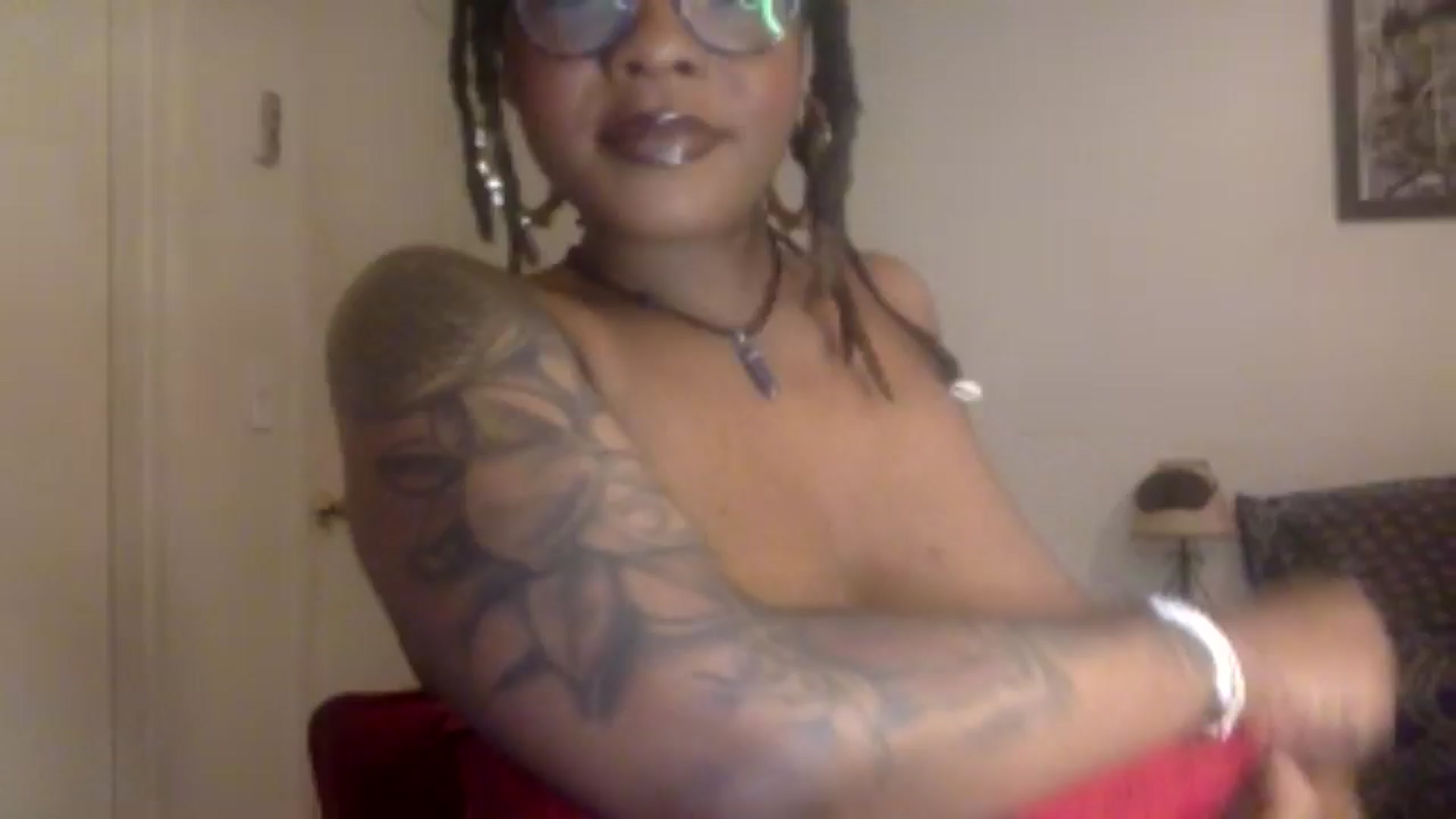 Gallery image thumbnail from warmhoney888's myfreecams stream on, 01/03/2025, 03:10 image 16 of 20
