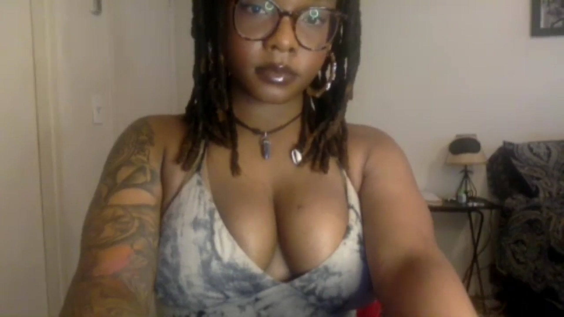 Gallery image thumbnail from warmhoney888's myfreecams stream on, 01/05/2025, 18:10 image 4 of 20