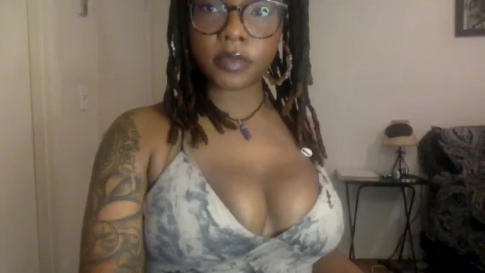 Gallery image thumbnail from warmhoney888's myfreecams stream on, 01/05/2025, 18:10 image 16 of 20