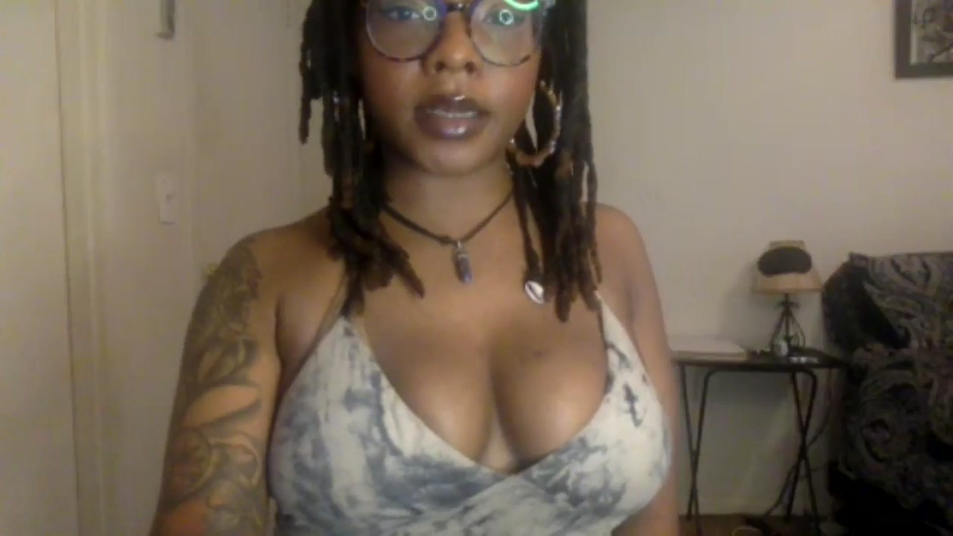 Gallery image thumbnail from warmhoney888's myfreecams stream on, 01/05/2025, 18:10 image 8 of 20