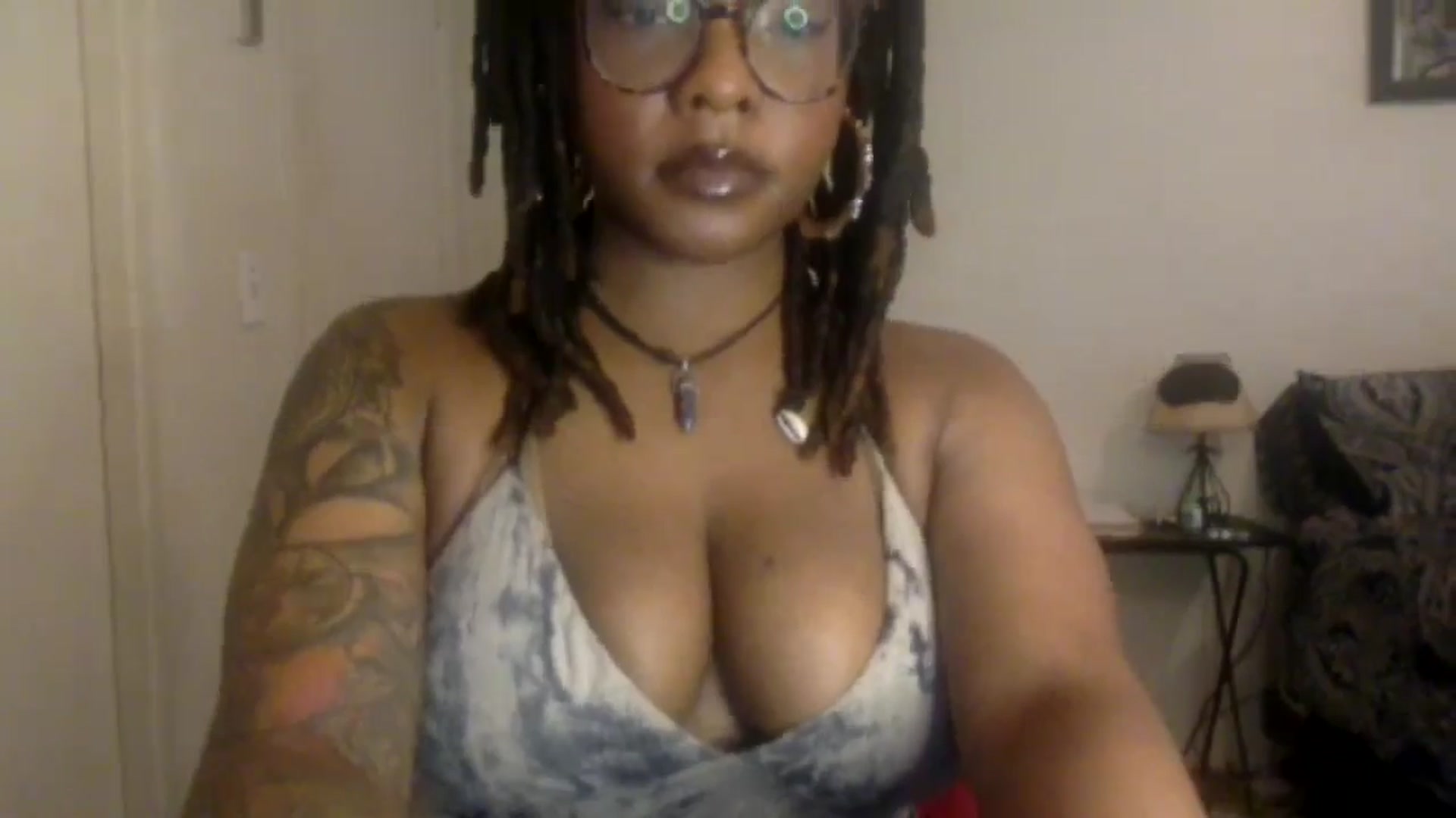 Gallery image thumbnail from warmhoney888's myfreecams stream on, 01/05/2025, 18:10 image 10 of 20