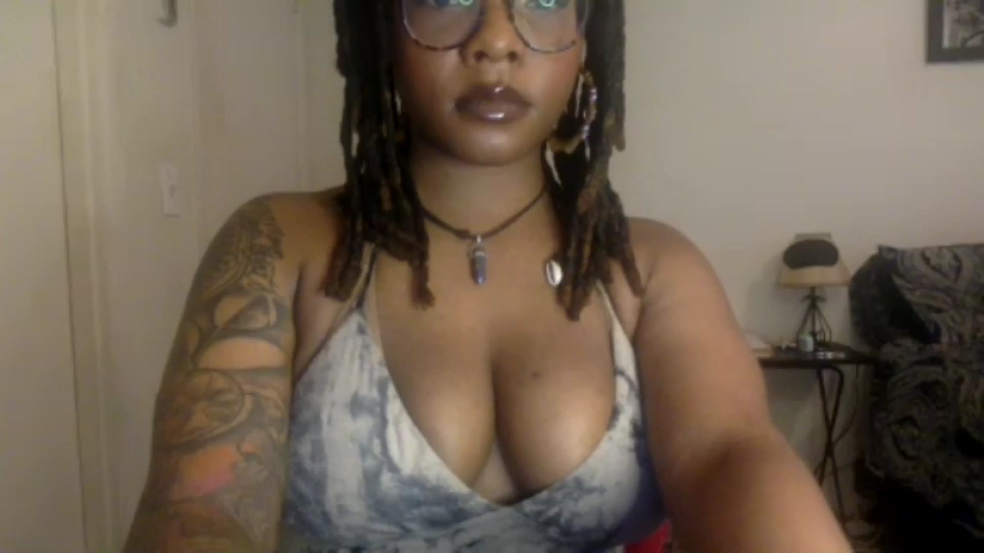 Gallery image thumbnail from warmhoney888's myfreecams stream on, 01/05/2025, 18:10 image 2 of 20