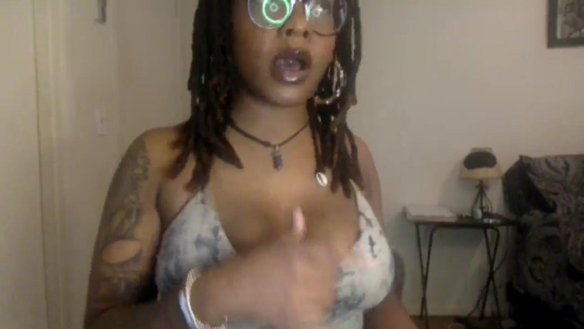 Gallery image thumbnail from warmhoney888's myfreecams stream on, 01/05/2025, 18:10 image 14 of 20