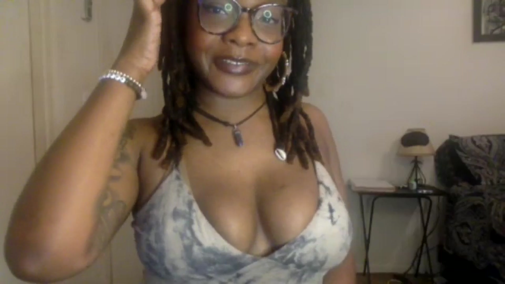 Gallery image thumbnail from warmhoney888's myfreecams stream on, 01/05/2025, 18:10 image 13 of 20