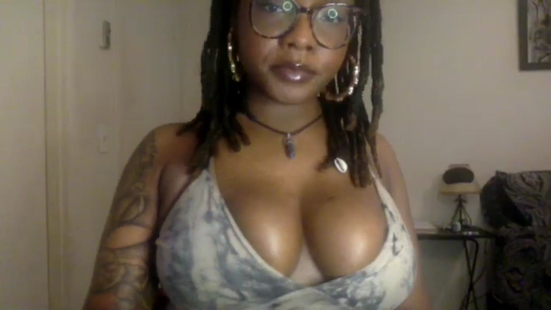 Gallery image thumbnail from warmhoney888's myfreecams stream on, 01/05/2025, 18:54 image 19 of 20