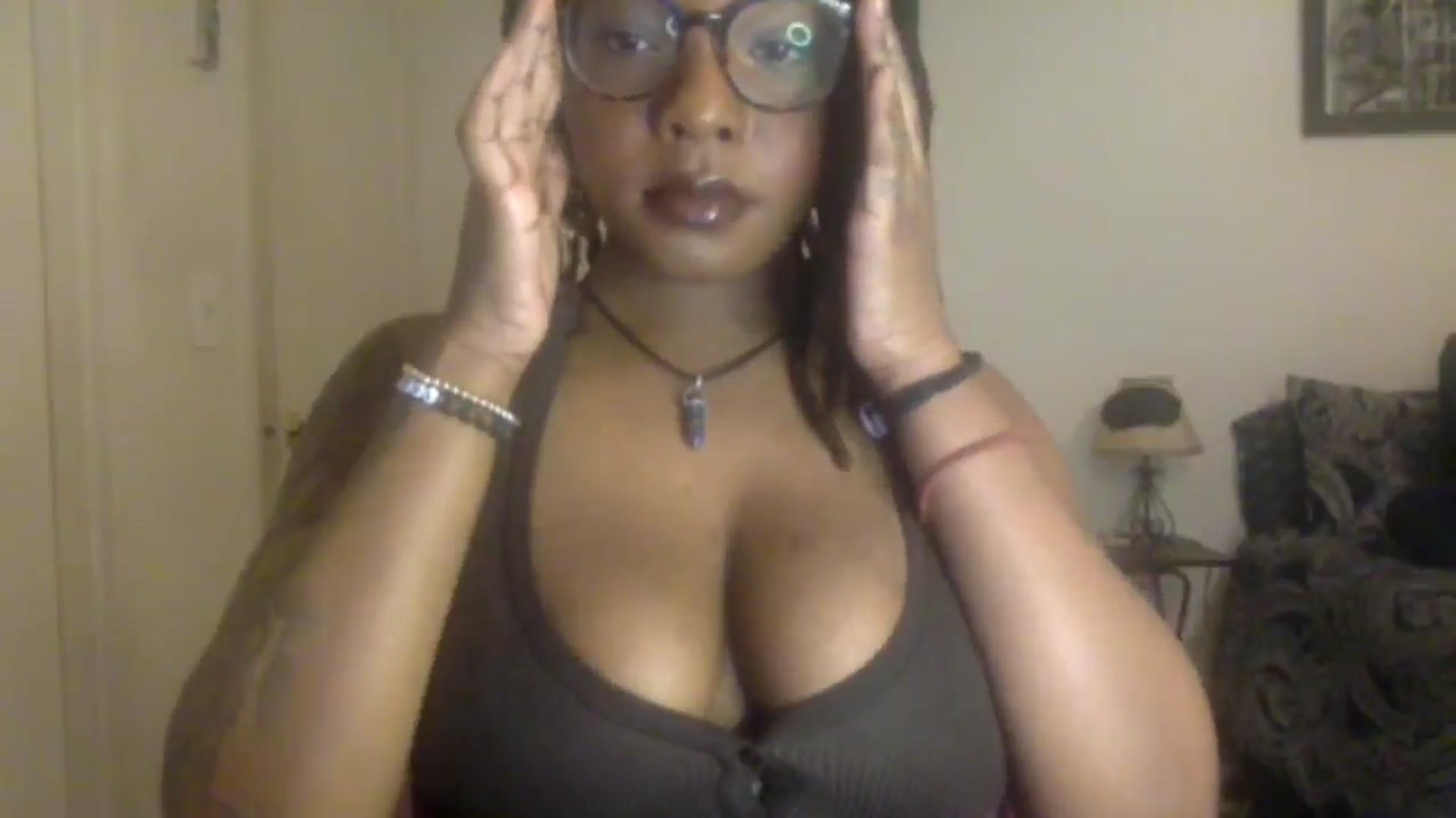 Gallery image thumbnail from warmhoney888's myfreecams stream on, 01/08/2025, 12:28 image 10 of 20