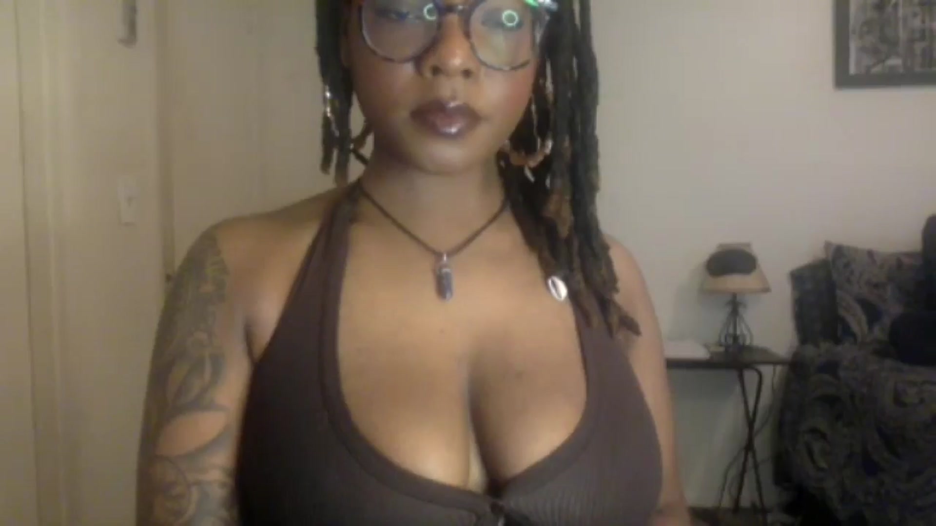 Gallery image thumbnail from warmhoney888's myfreecams stream on, 01/08/2025, 12:28 image 16 of 20
