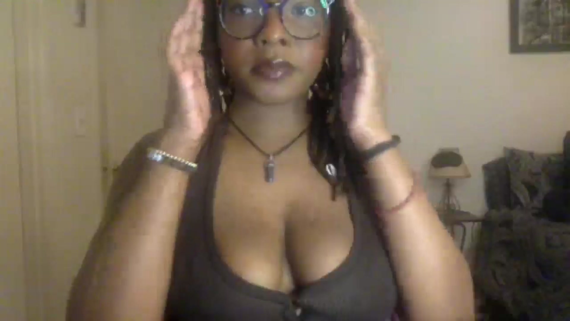 Gallery image thumbnail from warmhoney888's myfreecams stream on, 01/08/2025, 12:28 image 9 of 20