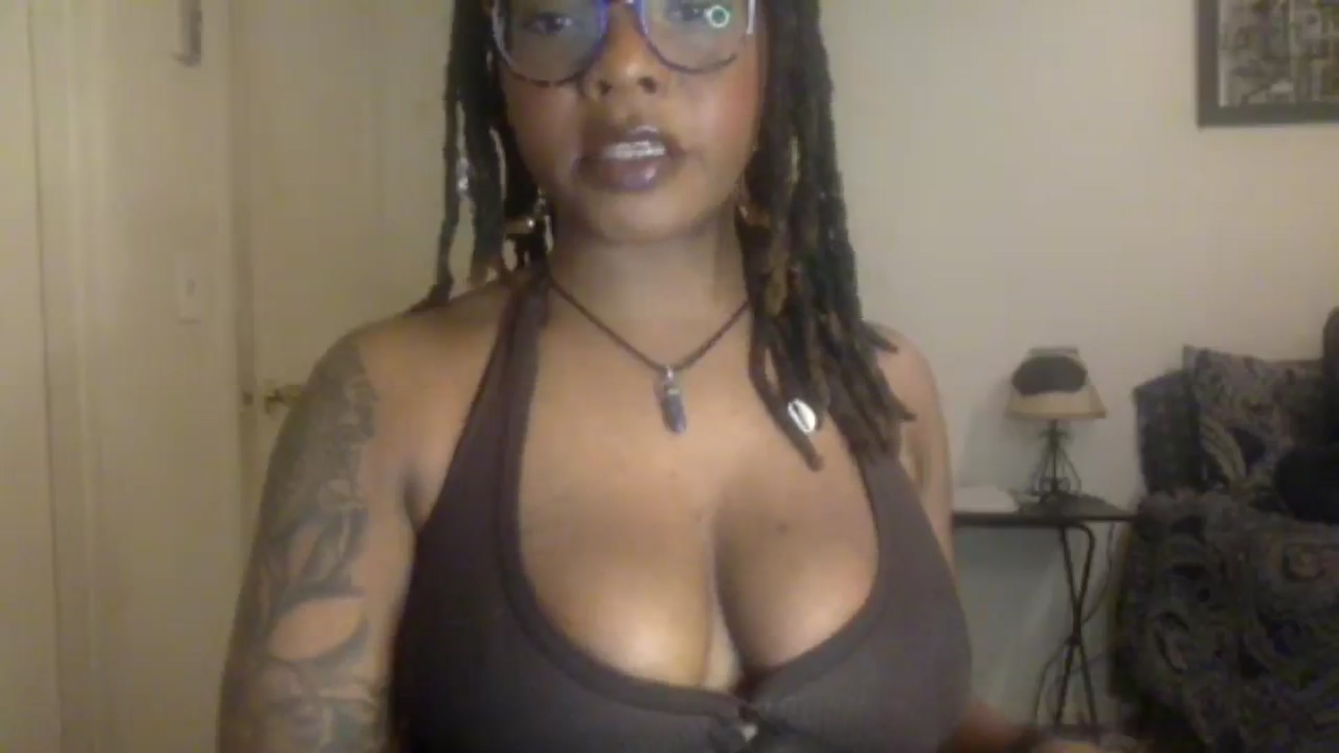 Gallery image thumbnail from warmhoney888's myfreecams stream on, 01/08/2025, 12:28 image 11 of 20