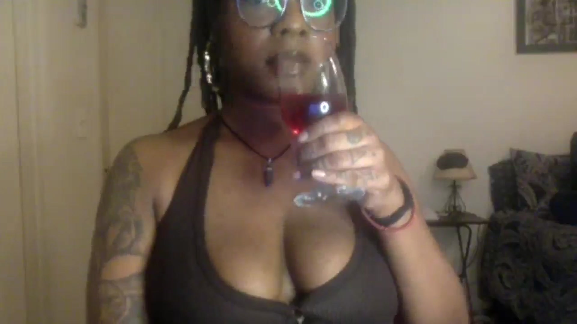 Gallery image thumbnail from warmhoney888's myfreecams stream on, 01/08/2025, 12:28 image 8 of 20