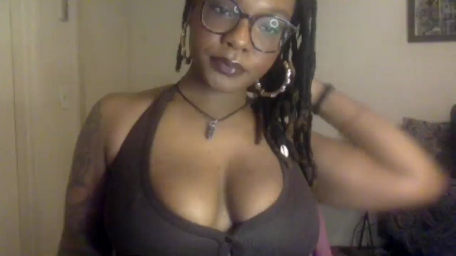Gallery image thumbnail from warmhoney888's myfreecams stream on, 01/08/2025, 12:28 image 6 of 20