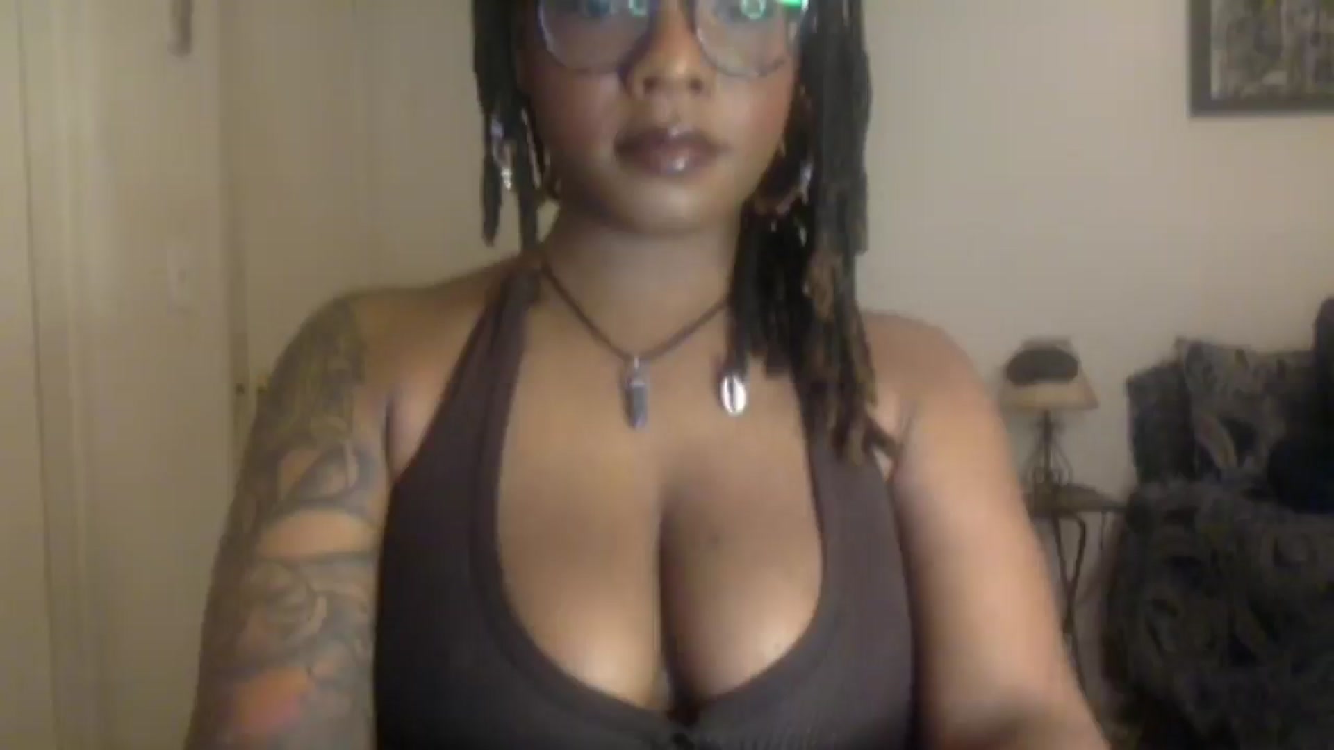 Gallery image thumbnail from warmhoney888's myfreecams stream on, 01/08/2025, 12:28 image 14 of 20