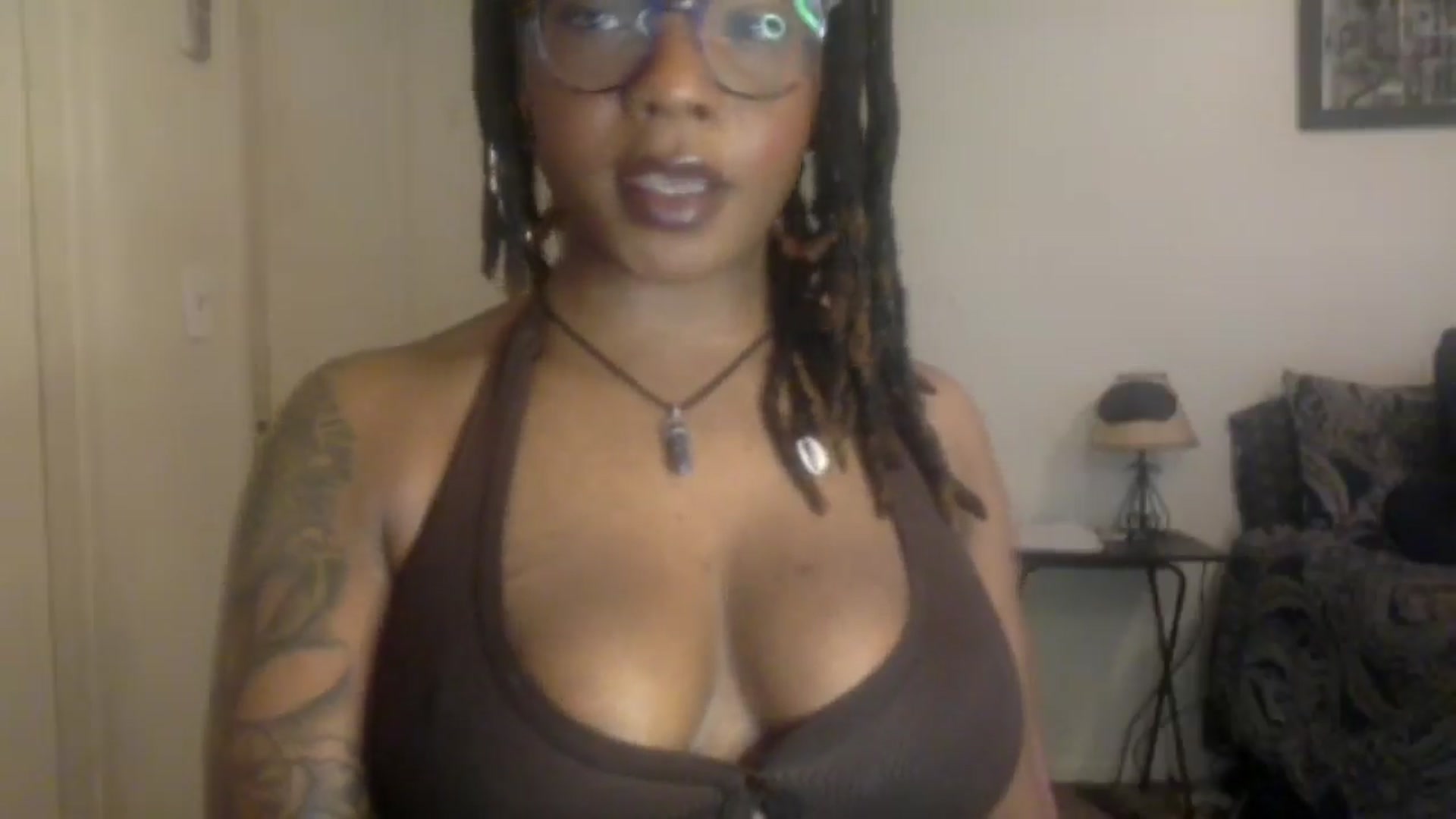 Gallery image thumbnail from warmhoney888's myfreecams stream on, 01/08/2025, 12:28 image 17 of 20