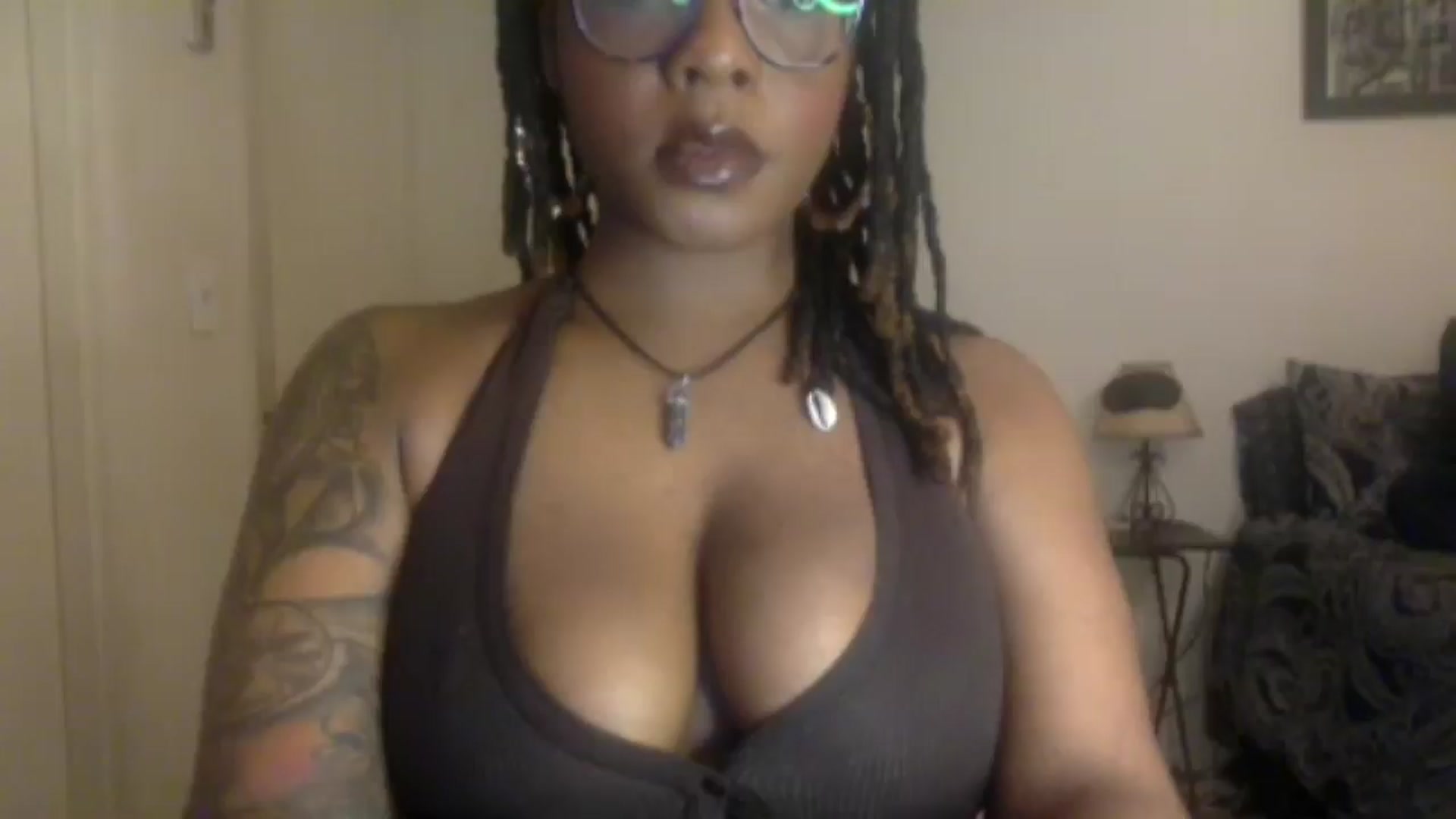 Gallery image thumbnail from warmhoney888's myfreecams stream on, 01/08/2025, 12:28 image 7 of 20