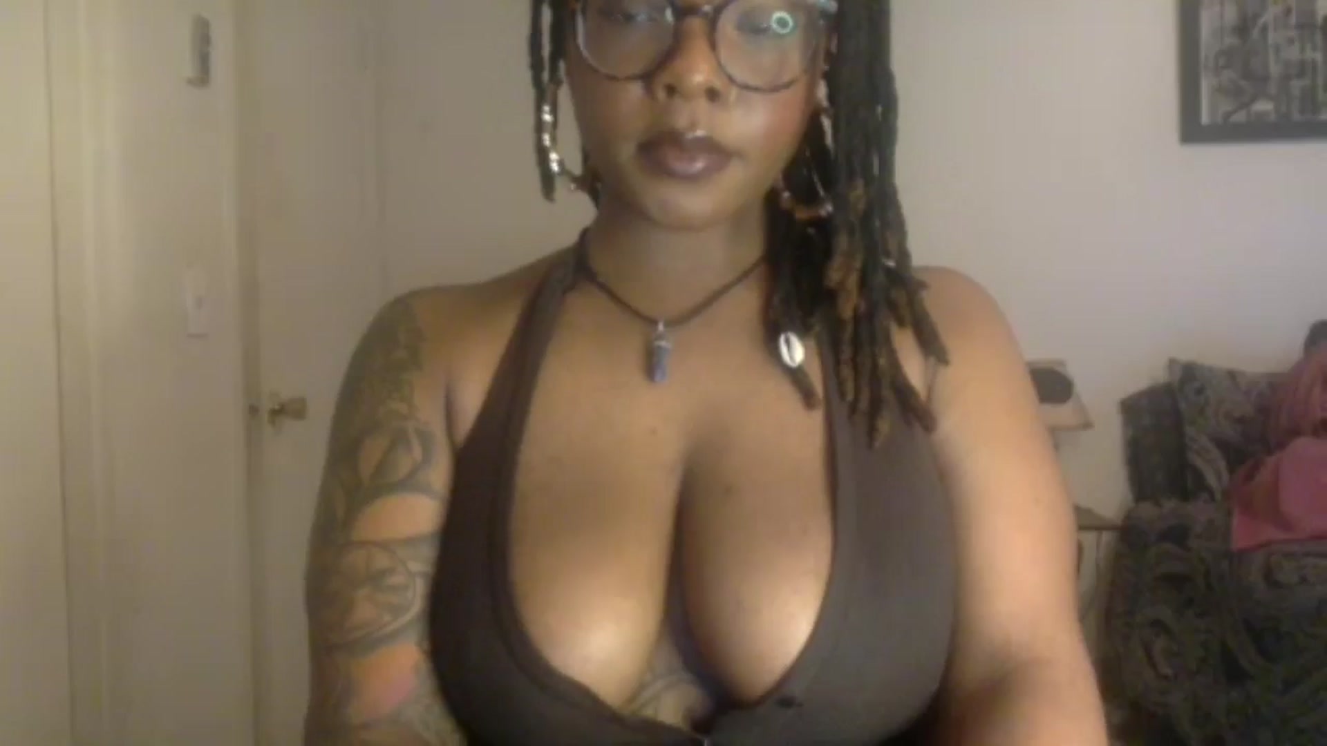 Gallery image thumbnail from warmhoney888's myfreecams stream on, 01/08/2025, 13:02 image 19 of 20