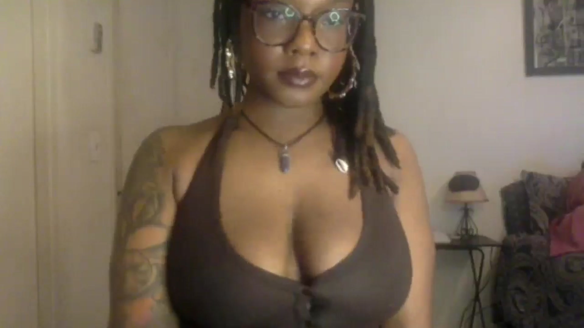 Gallery image thumbnail from warmhoney888's myfreecams stream on, 01/08/2025, 13:02 image 8 of 20