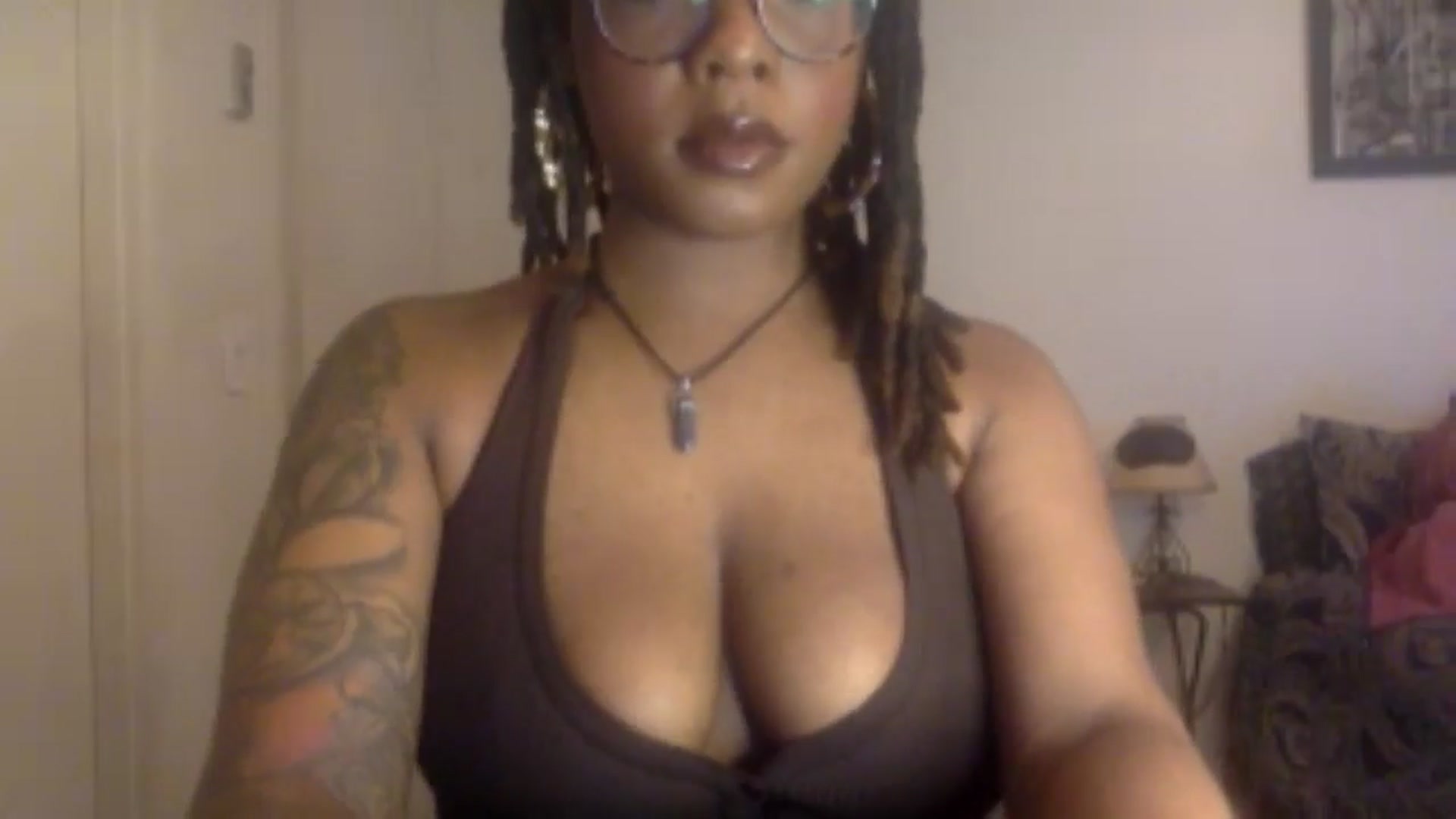 Gallery image thumbnail from warmhoney888's myfreecams stream on, 01/08/2025, 13:02 image 11 of 20