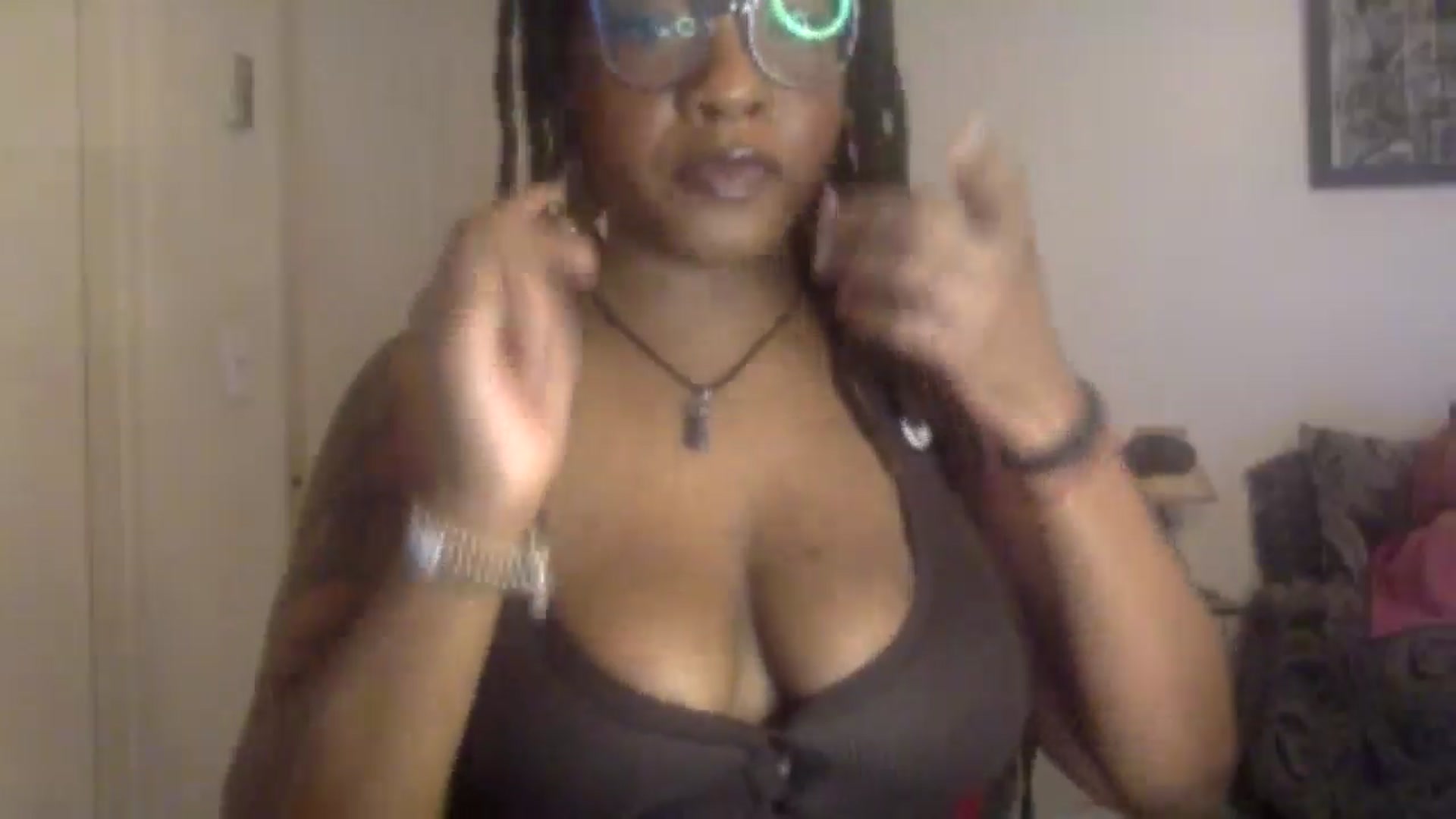 Gallery image thumbnail from warmhoney888's myfreecams stream on, 01/08/2025, 13:02 image 10 of 20