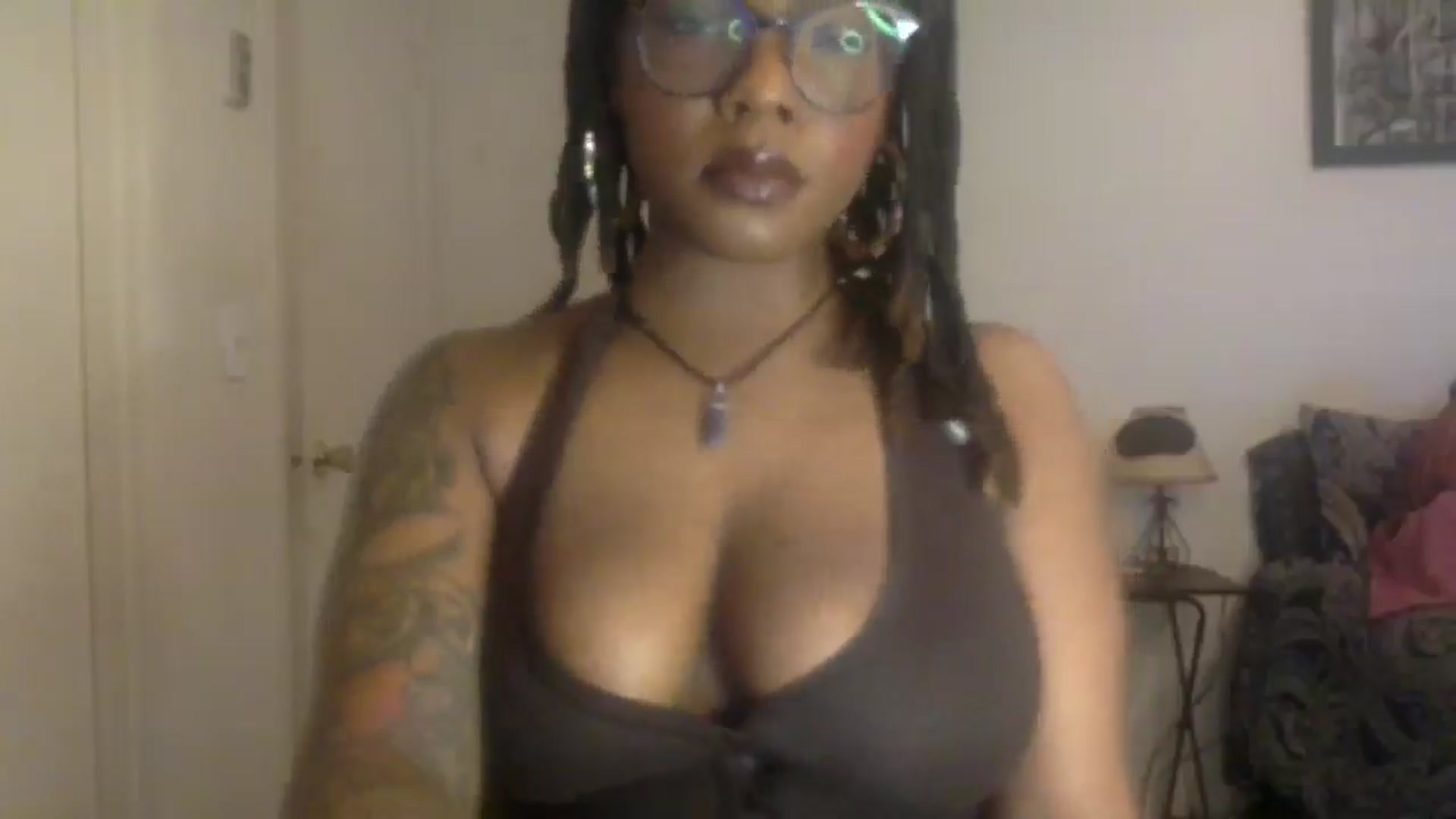 Gallery image thumbnail from warmhoney888's myfreecams stream on, 01/08/2025, 13:02 image 15 of 20