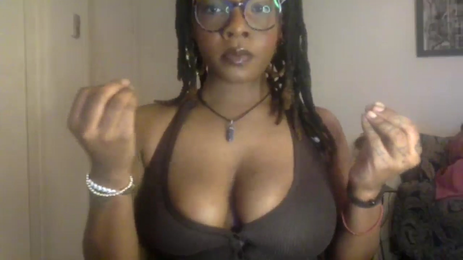 Gallery image thumbnail from warmhoney888's myfreecams stream on, 01/08/2025, 13:02 image 14 of 20
