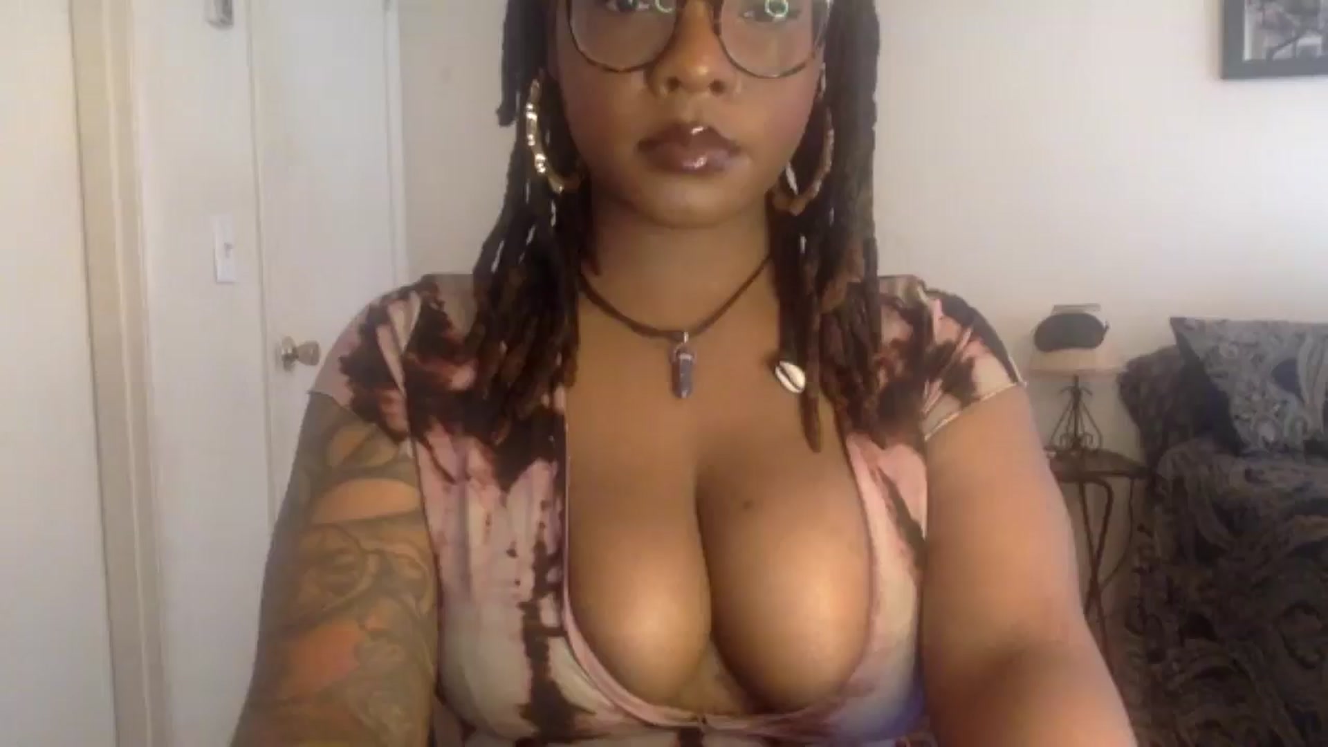 Gallery image thumbnail from warmhoney888's myfreecams stream on, 01/11/2025, 18:03 image 1 of 20