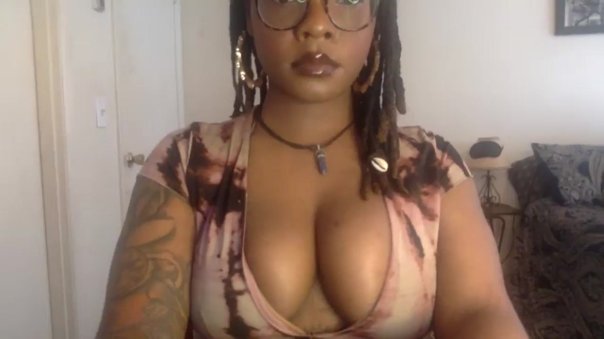 Gallery image thumbnail from warmhoney888's myfreecams stream on, 01/11/2025, 18:03 image 10 of 20