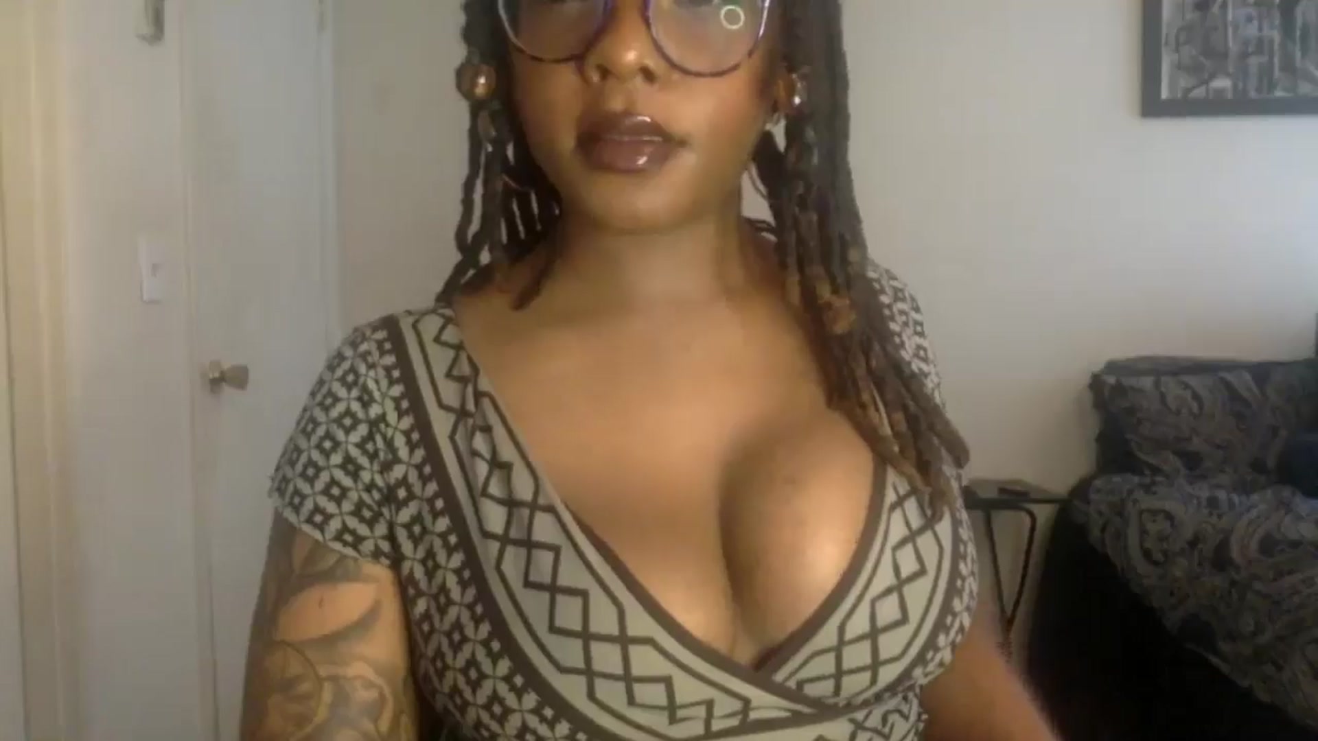 Gallery image thumbnail from warmhoney888's myfreecams stream on, 04/27/2025, 18:52 image 10 of 20