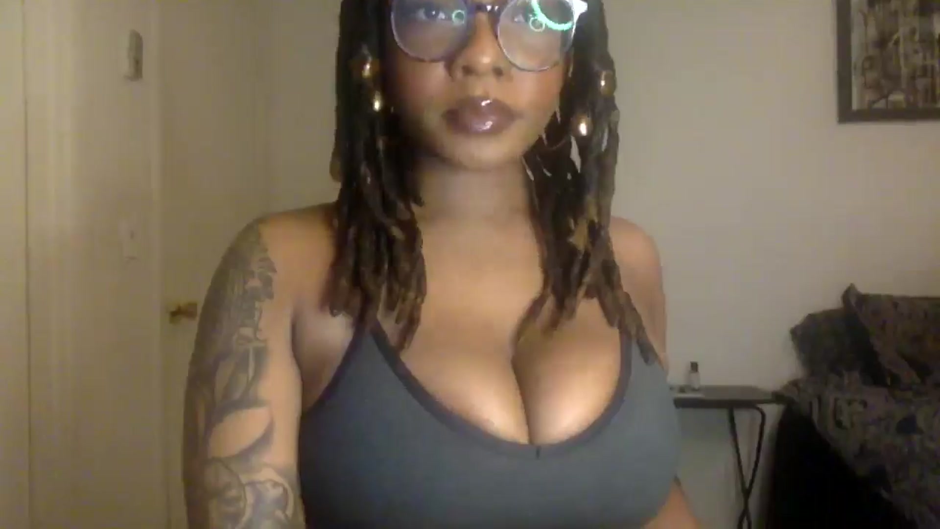 Gallery image thumbnail from warmhoney888's myfreecams stream on, 04/29/2025, 10:16 image 16 of 20