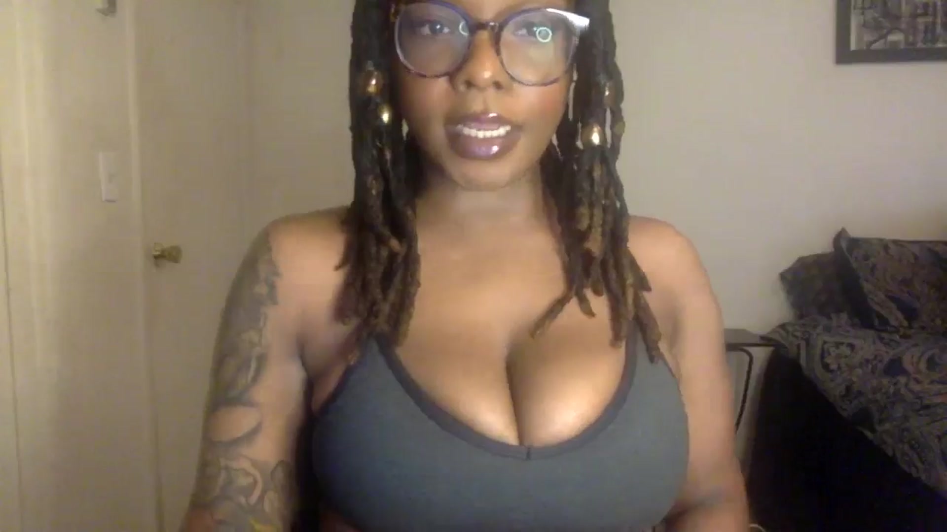 Gallery image thumbnail from warmhoney888's myfreecams stream on, 04/29/2025, 10:16 image 14 of 20