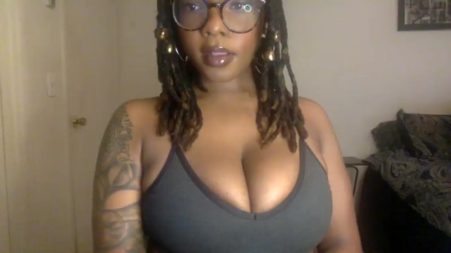 Gallery image thumbnail from warmhoney888's myfreecams stream on, 04/29/2025, 10:16 image 8 of 20