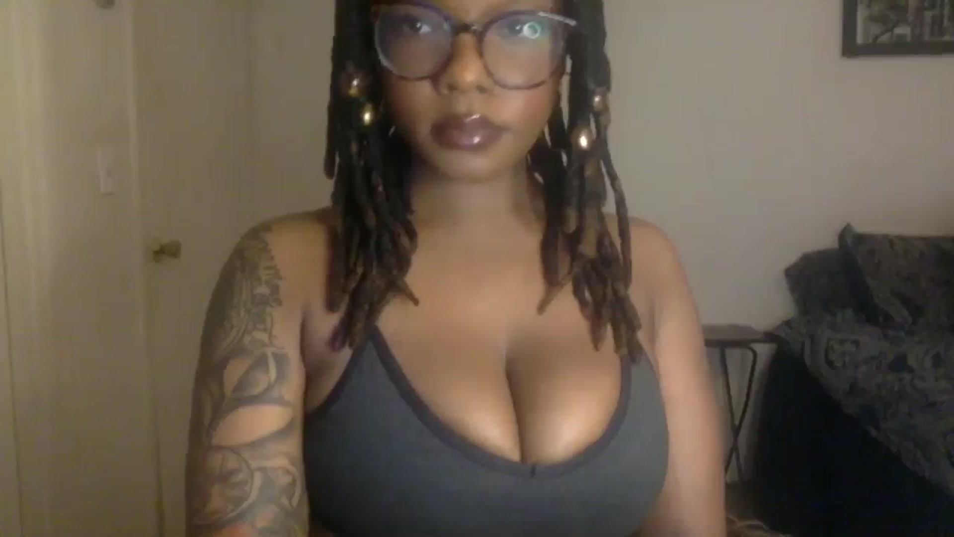 Gallery image thumbnail from warmhoney888's myfreecams stream on, 04/29/2025, 10:16 image 4 of 20